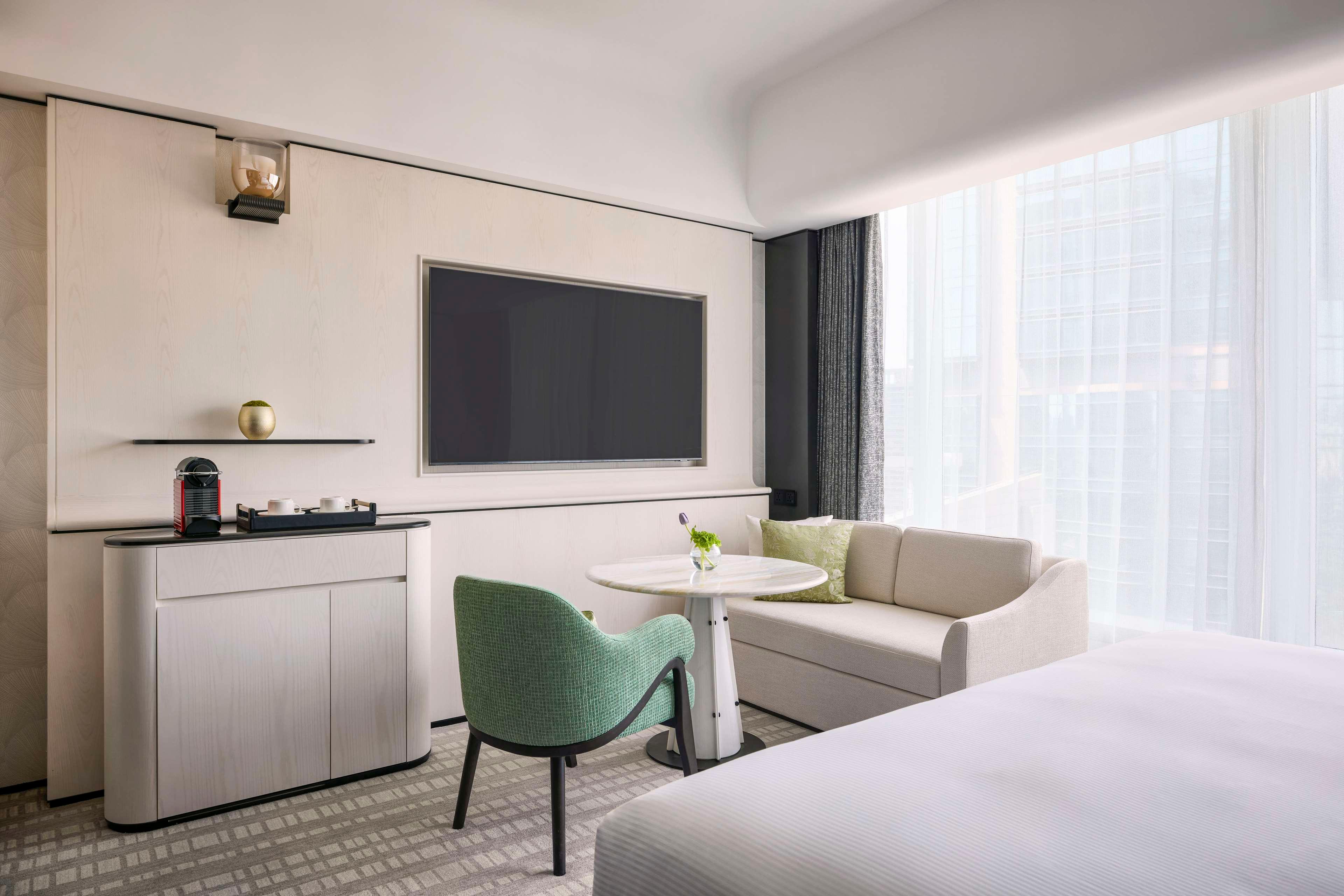 Double Executive King Bed