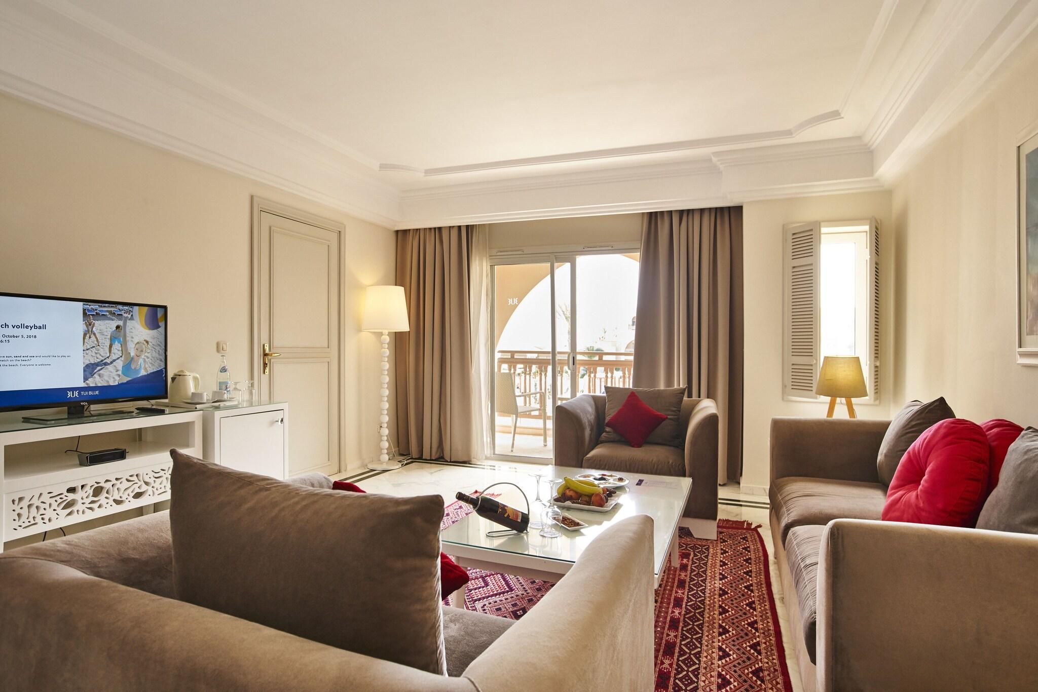 Junior Suite Queen Size Bed