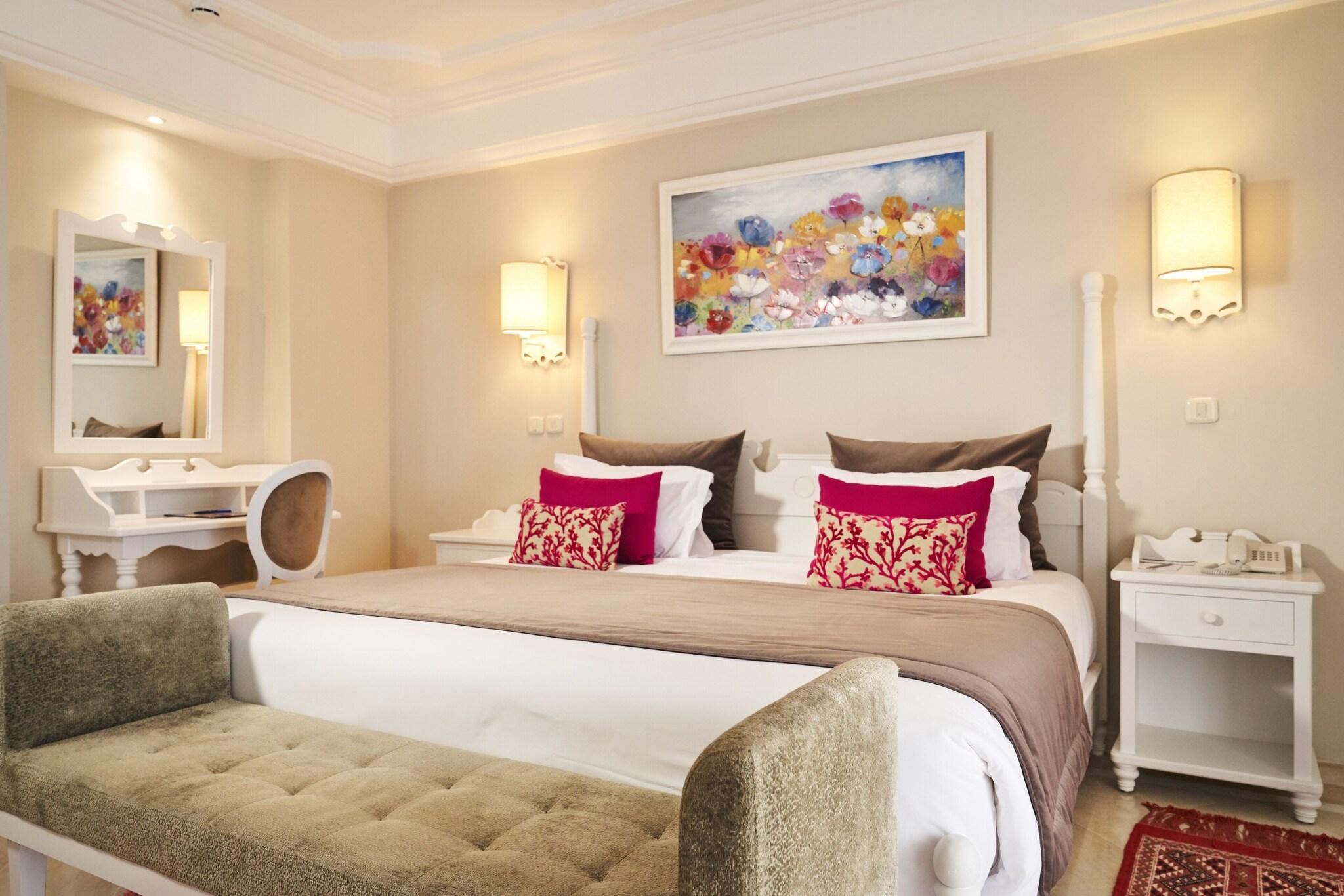 Junior Suite Queen Size Bed