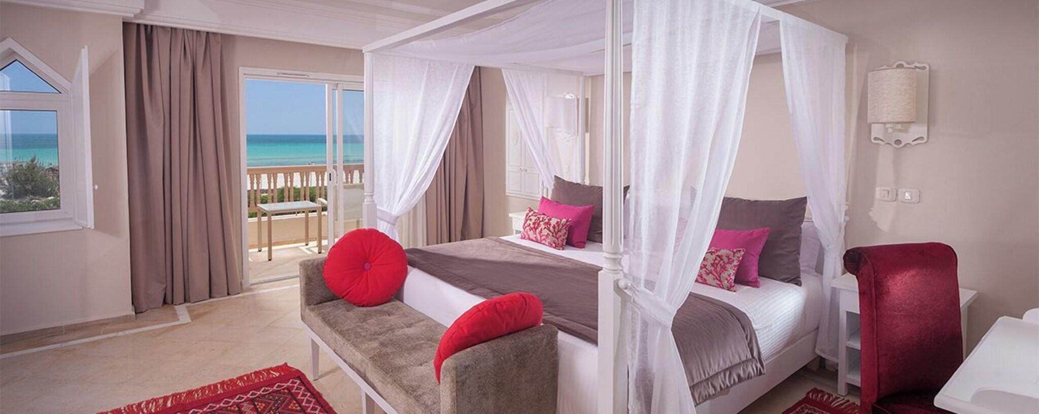 Junior Suite Queen Size Bed