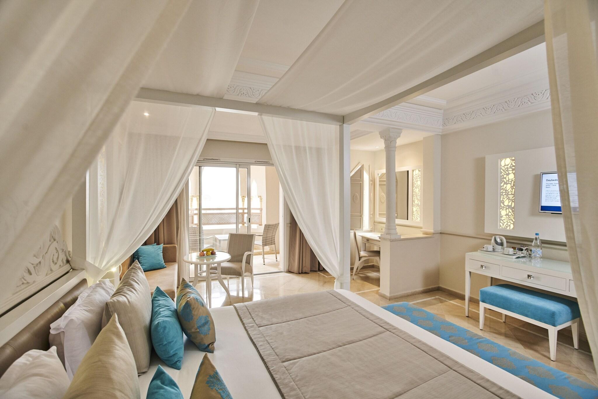 Double or Twin Superior Queen Bed