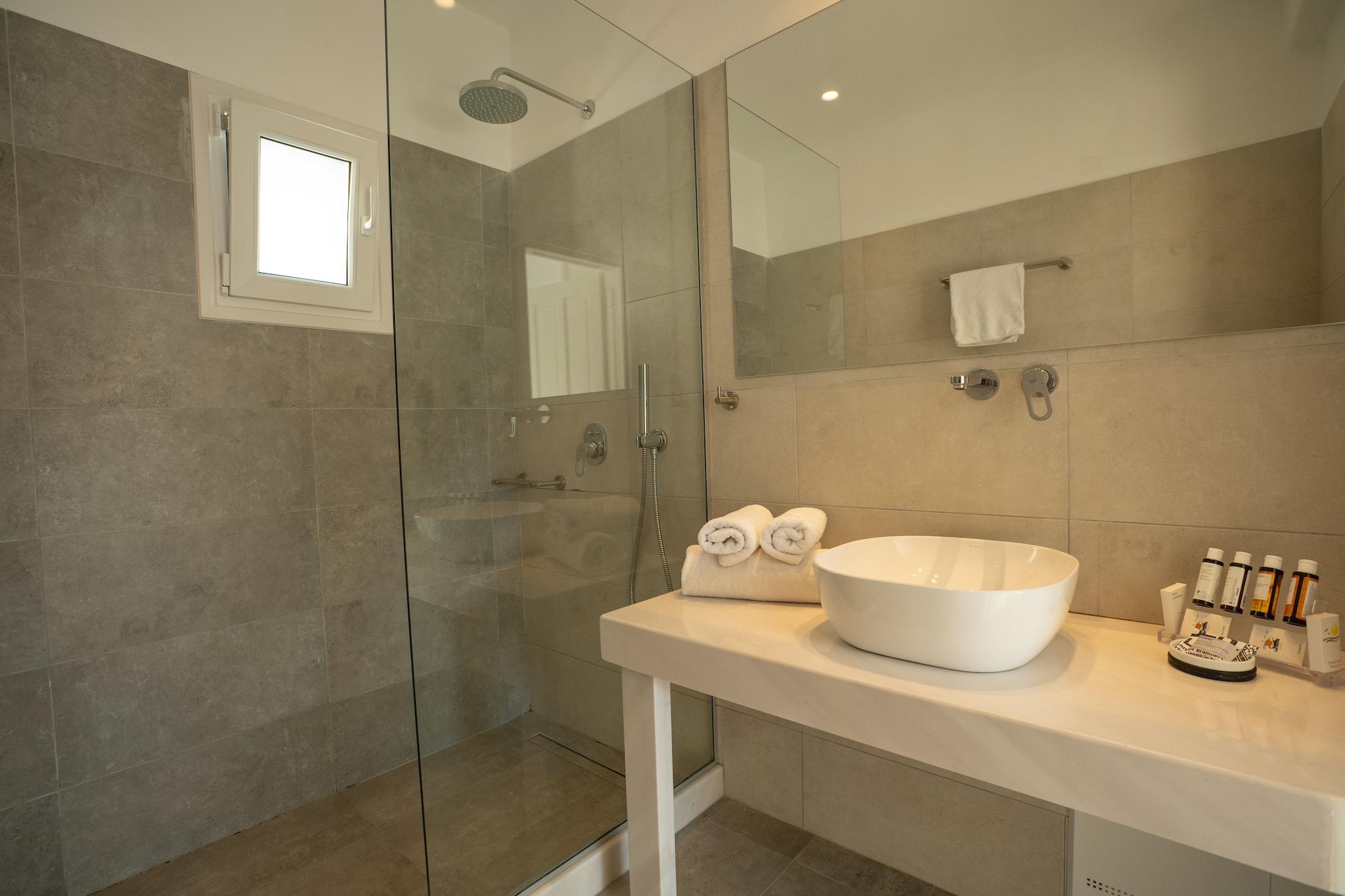 Quadruple Deluxe with Views