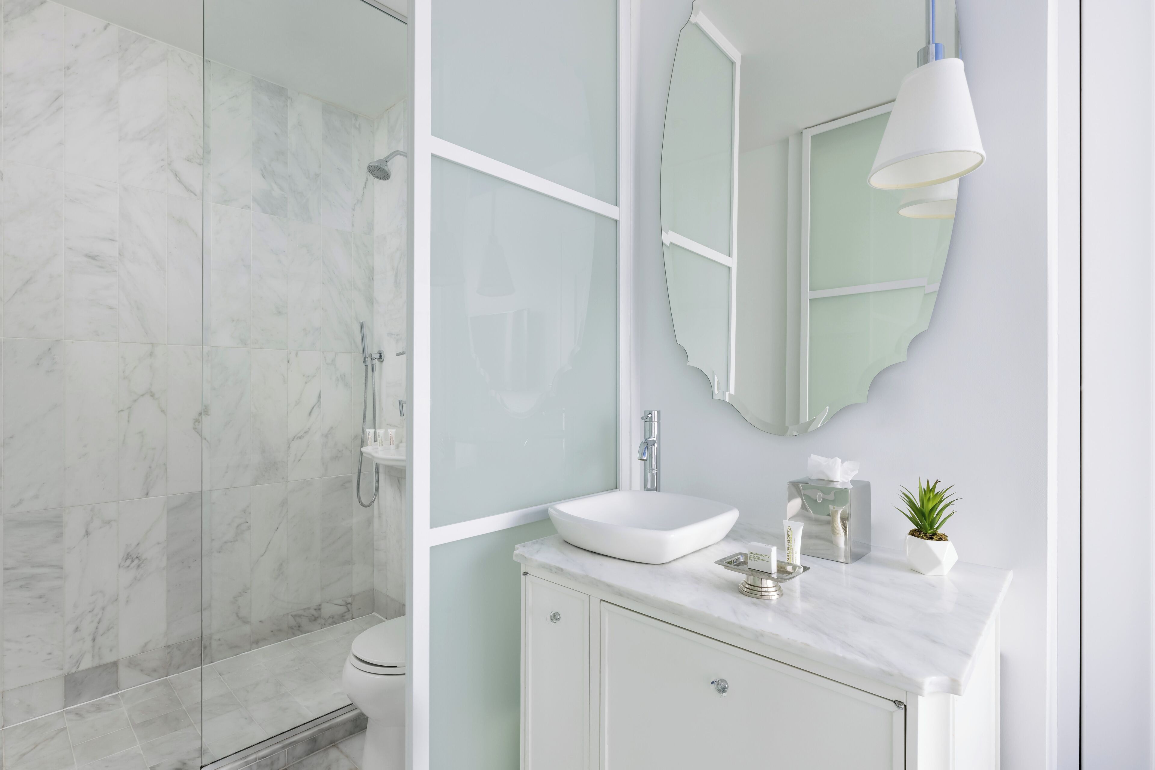 Double Classic Queen Bed