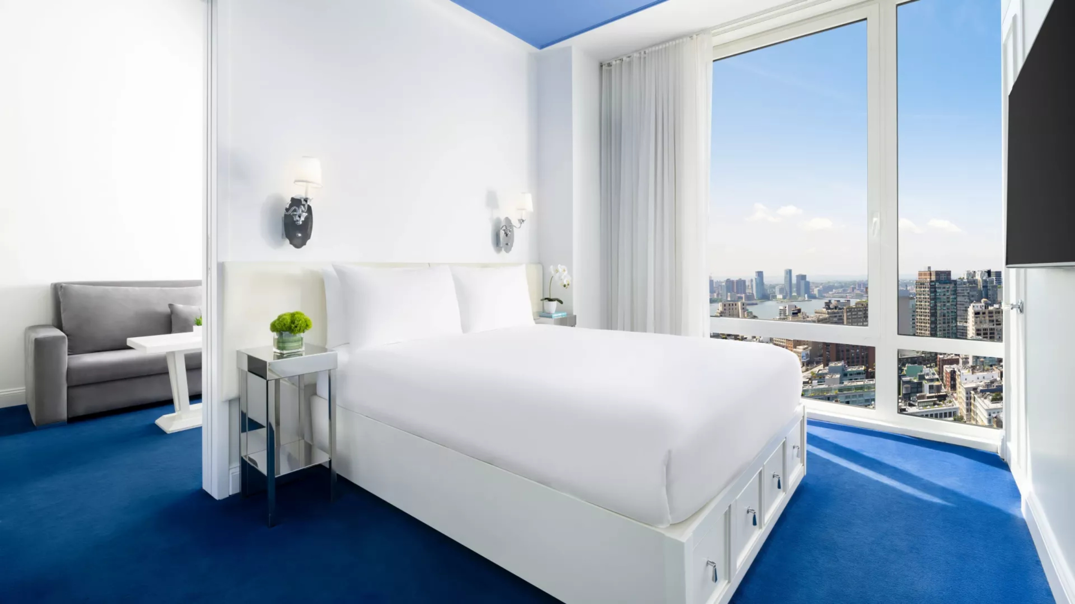 Suite Queen Size Bed