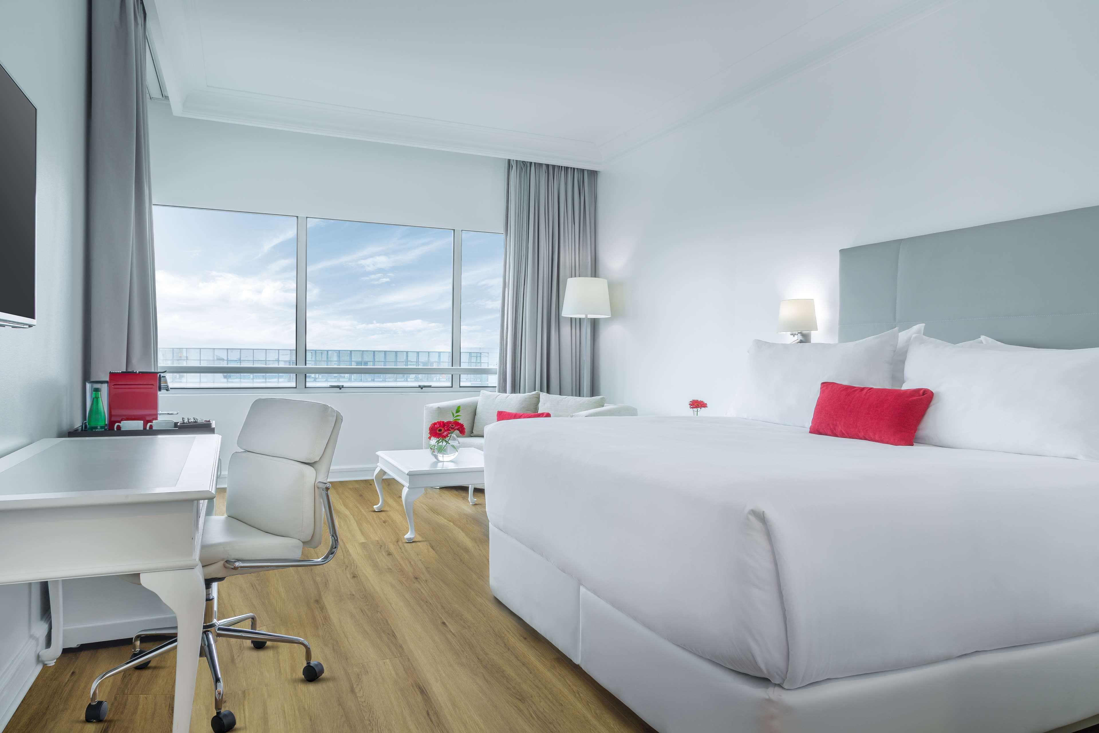 Double Single Superior with Views