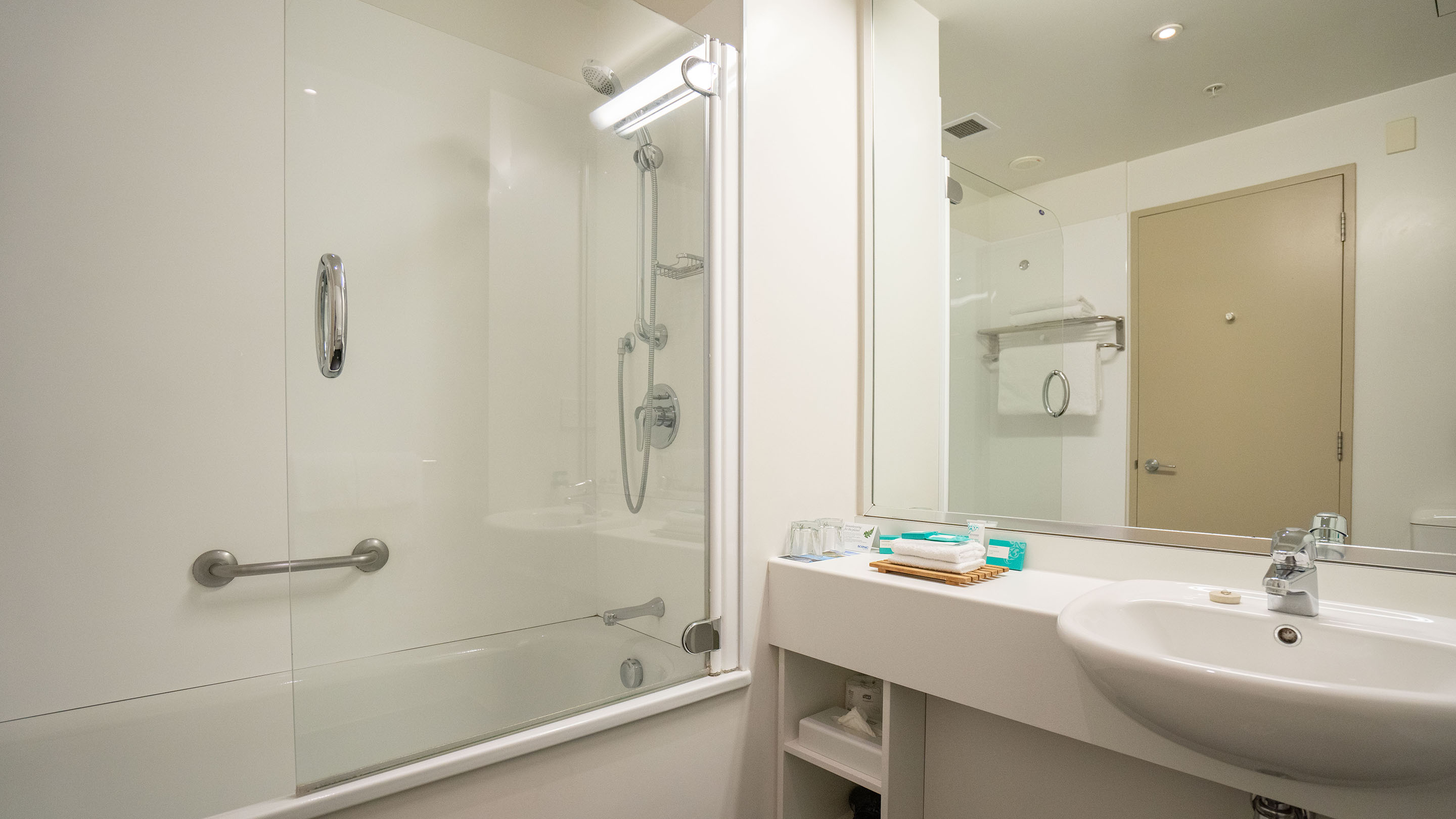 Double Connecting Room