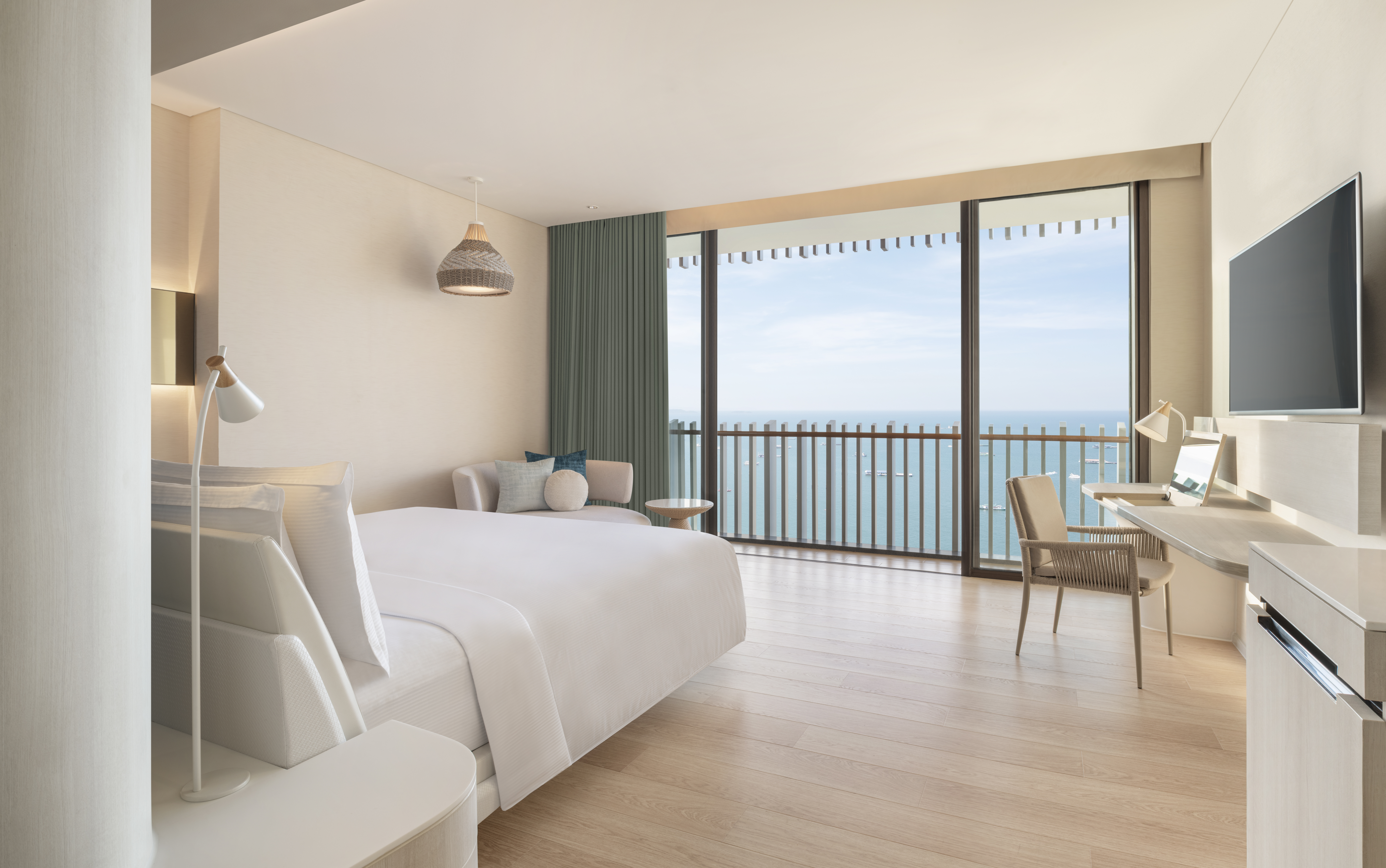 Double Ocean Front with Balcony