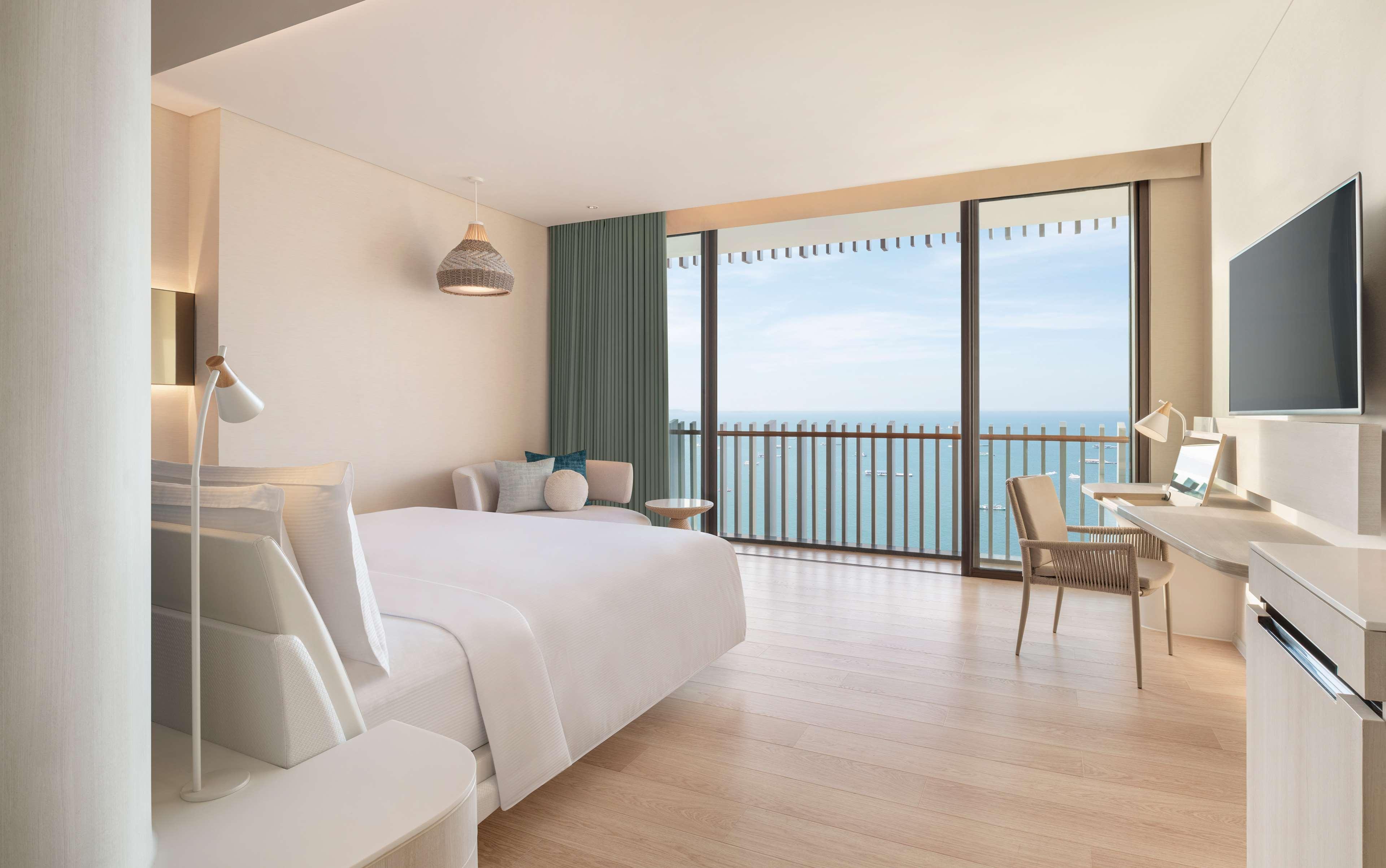 Double Ocean Front with Balcony