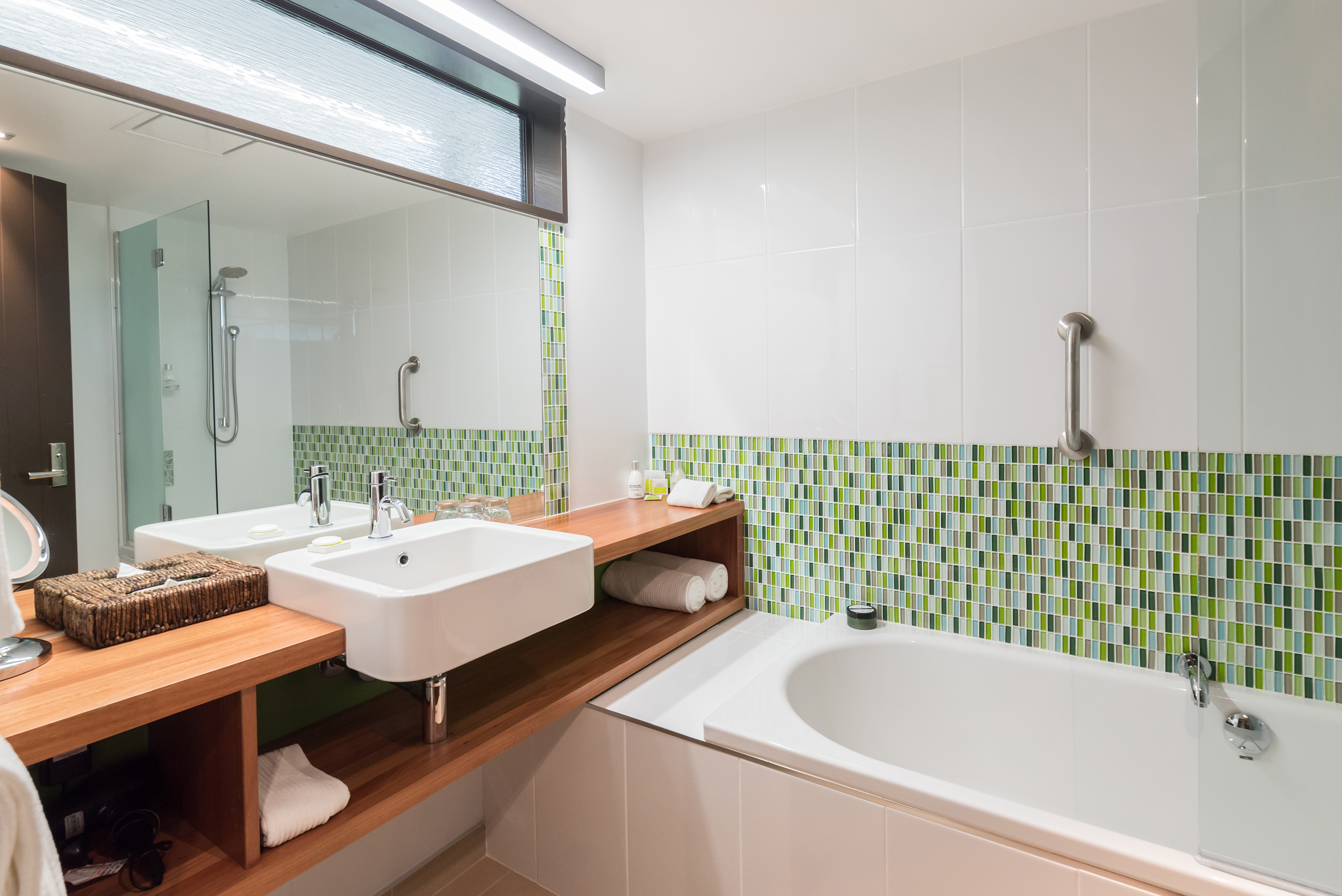 Double Deluxe King Bed