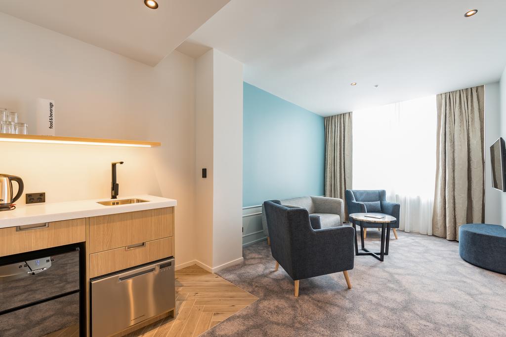 Studio Premier King Bed