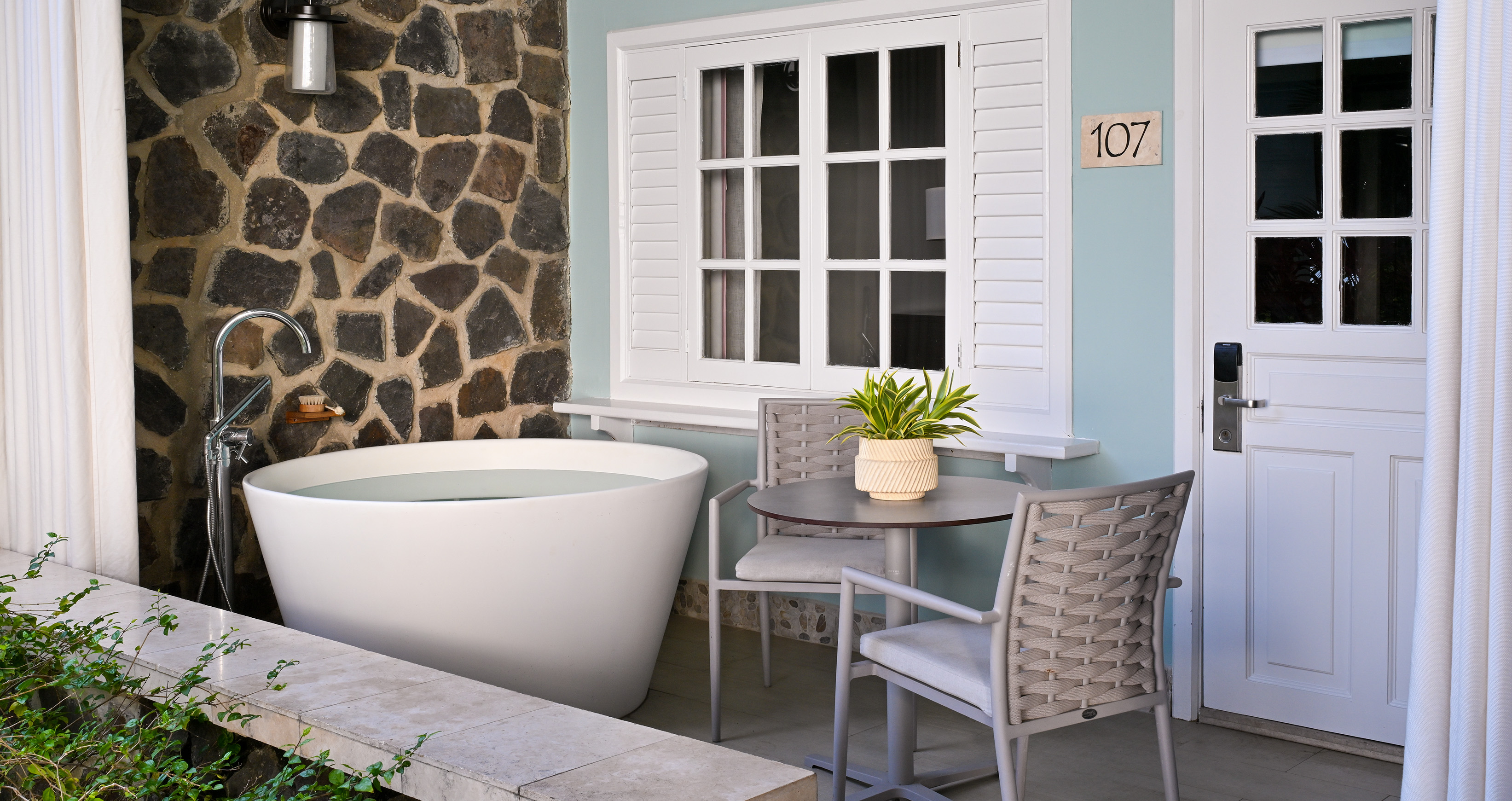 Room Club Beach Front