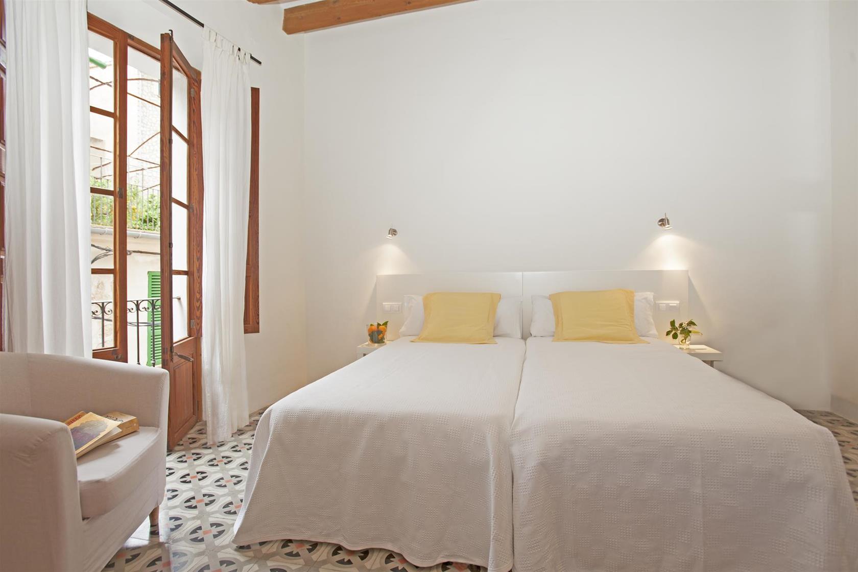 Double or Twin Standard