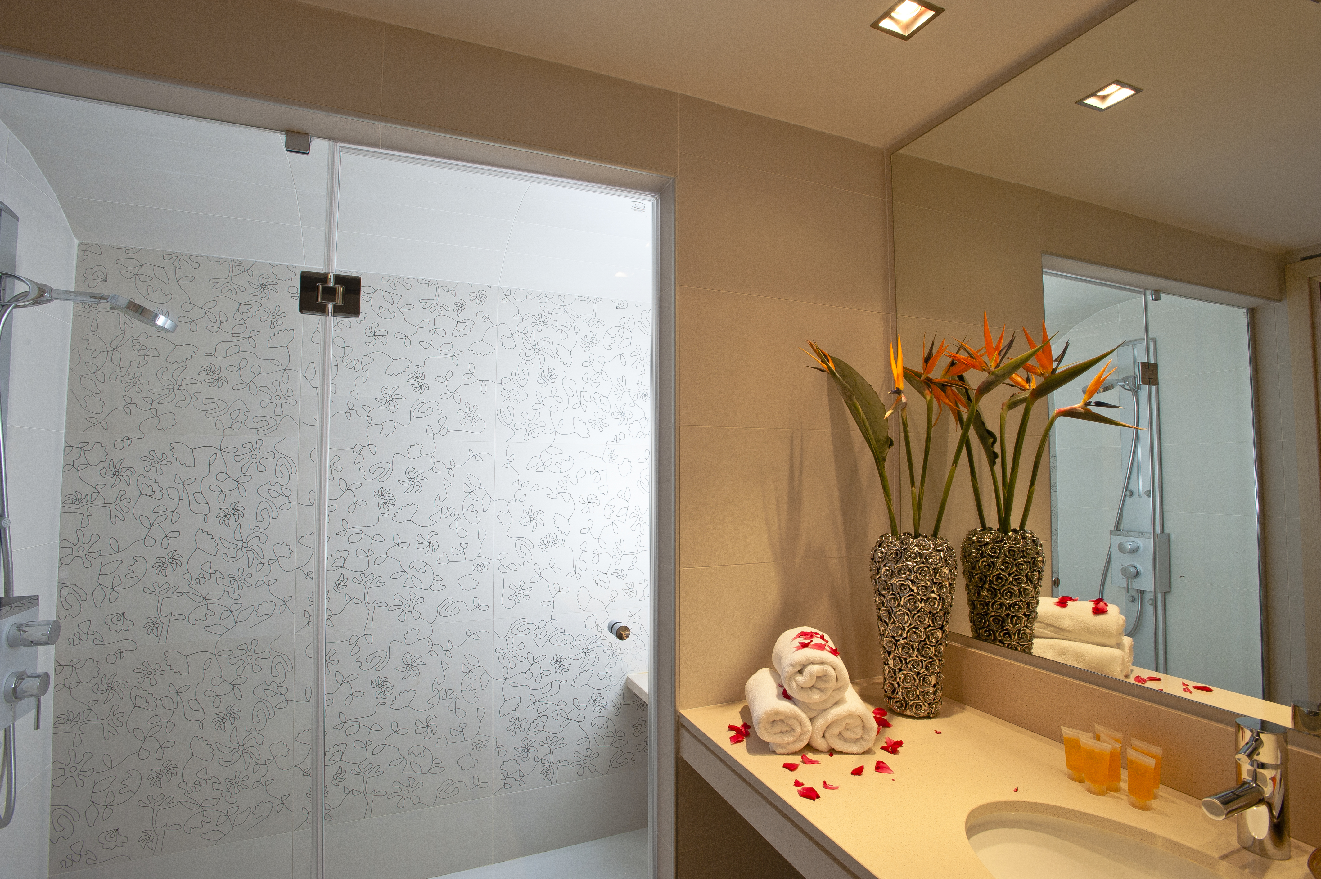 Double or Twin Superior with Private Pool