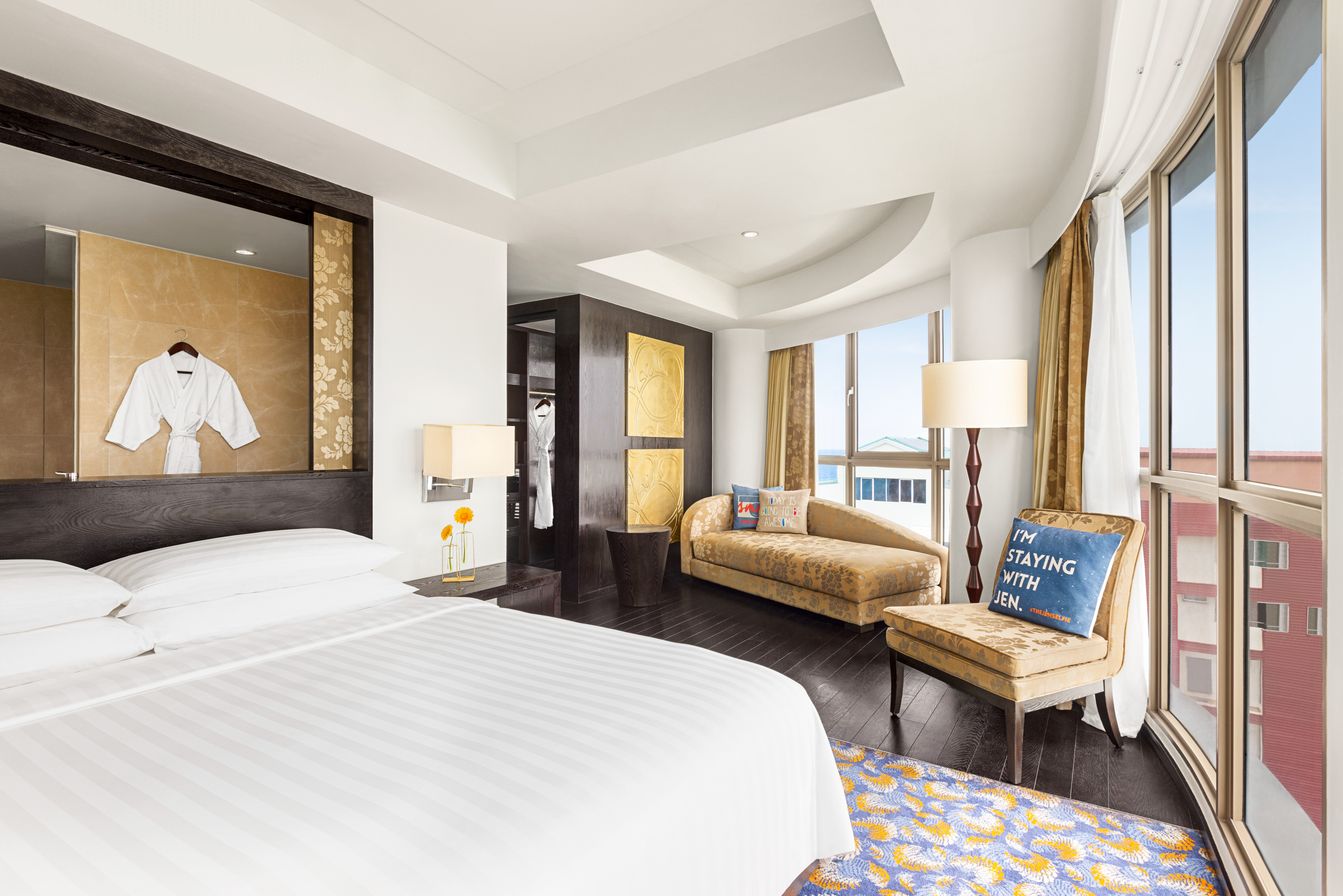 Suite Deluxe King Bed