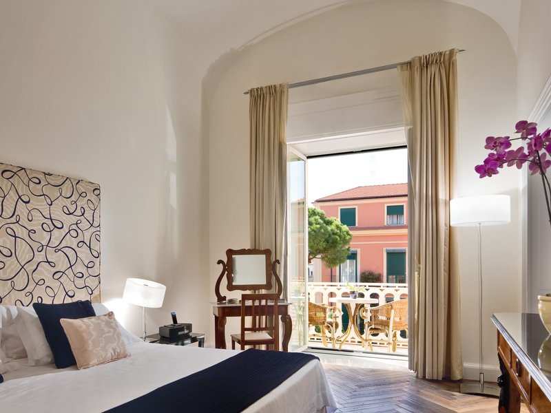 Junior Suite Superior Side Sea View