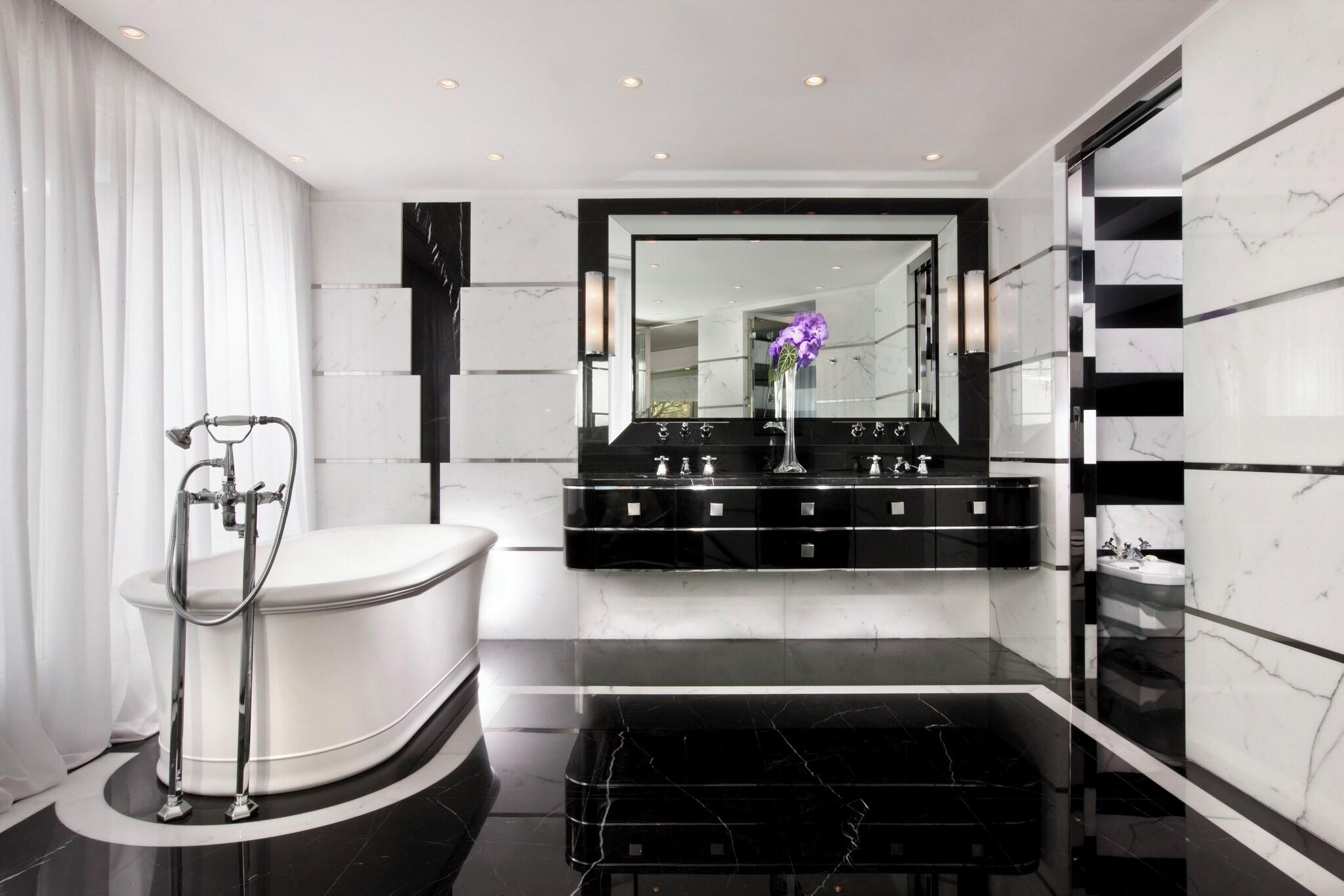 Suite with Private Pool