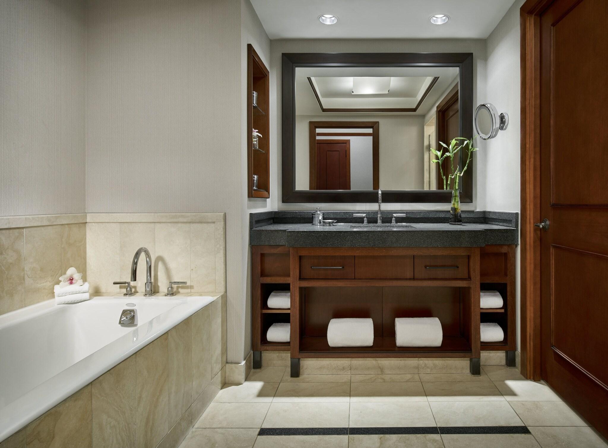 Double Deluxe King Bed