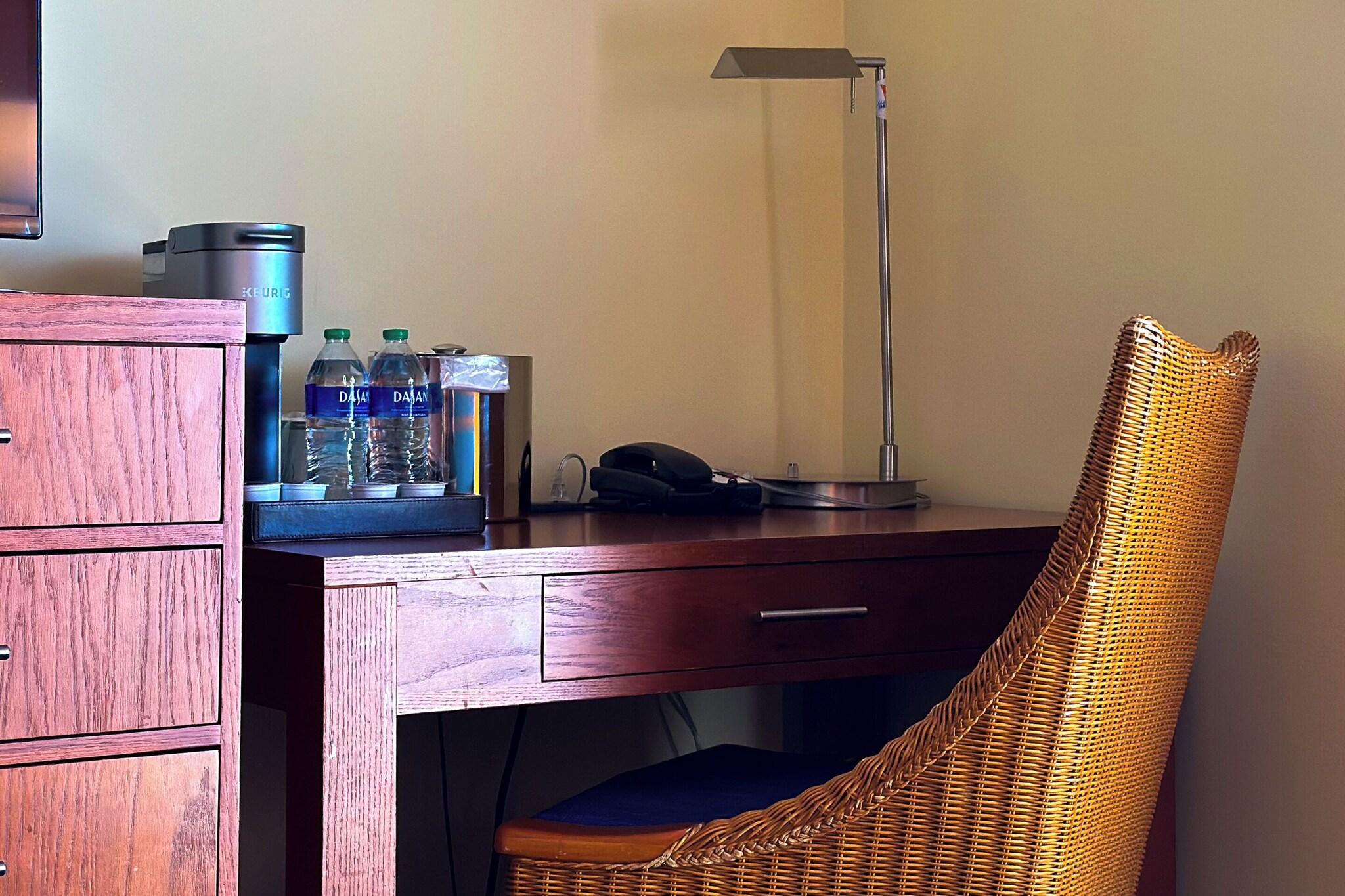 Junior Suite Queen Size Bed