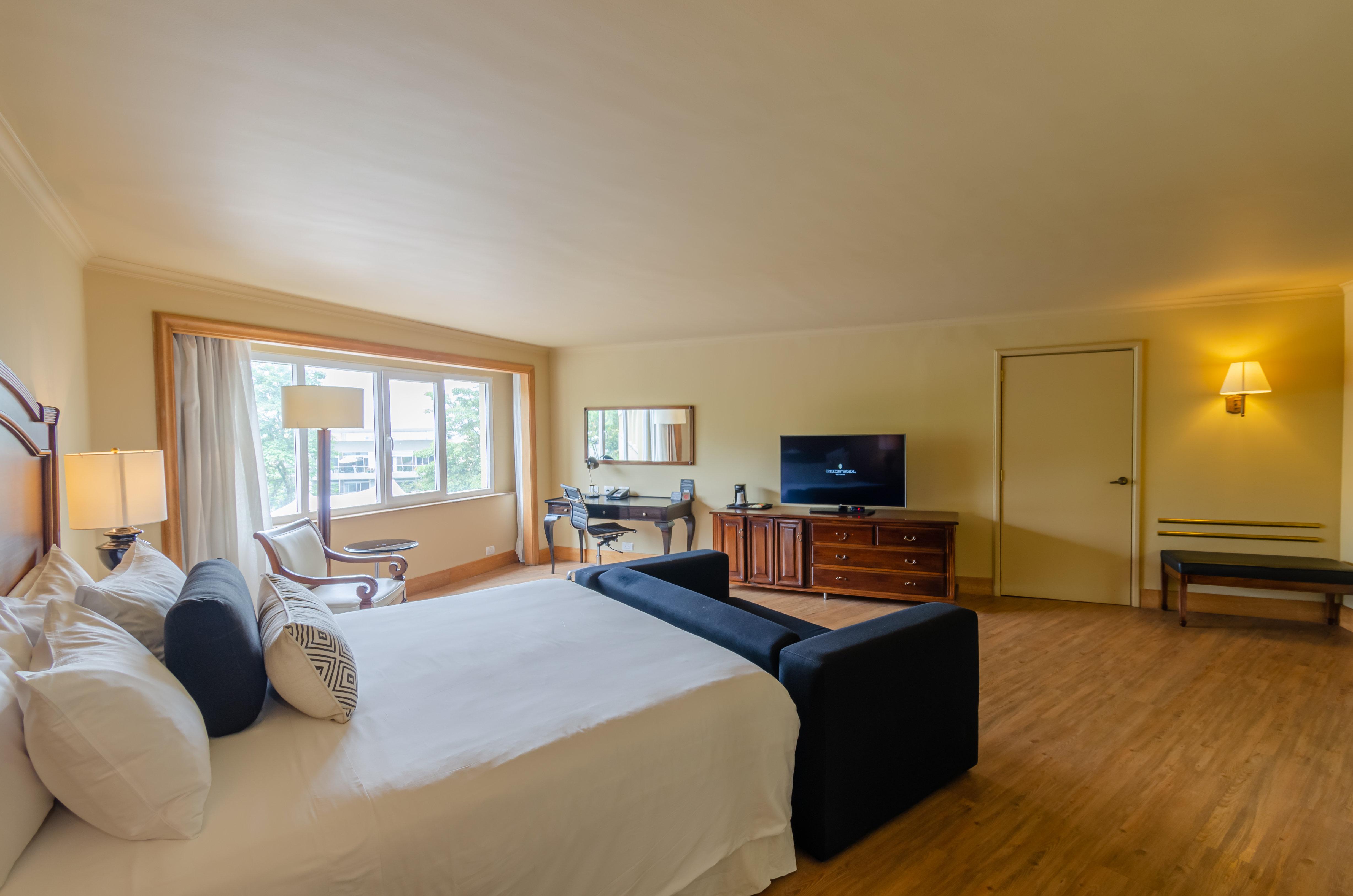 Junior Suite King Size Bed