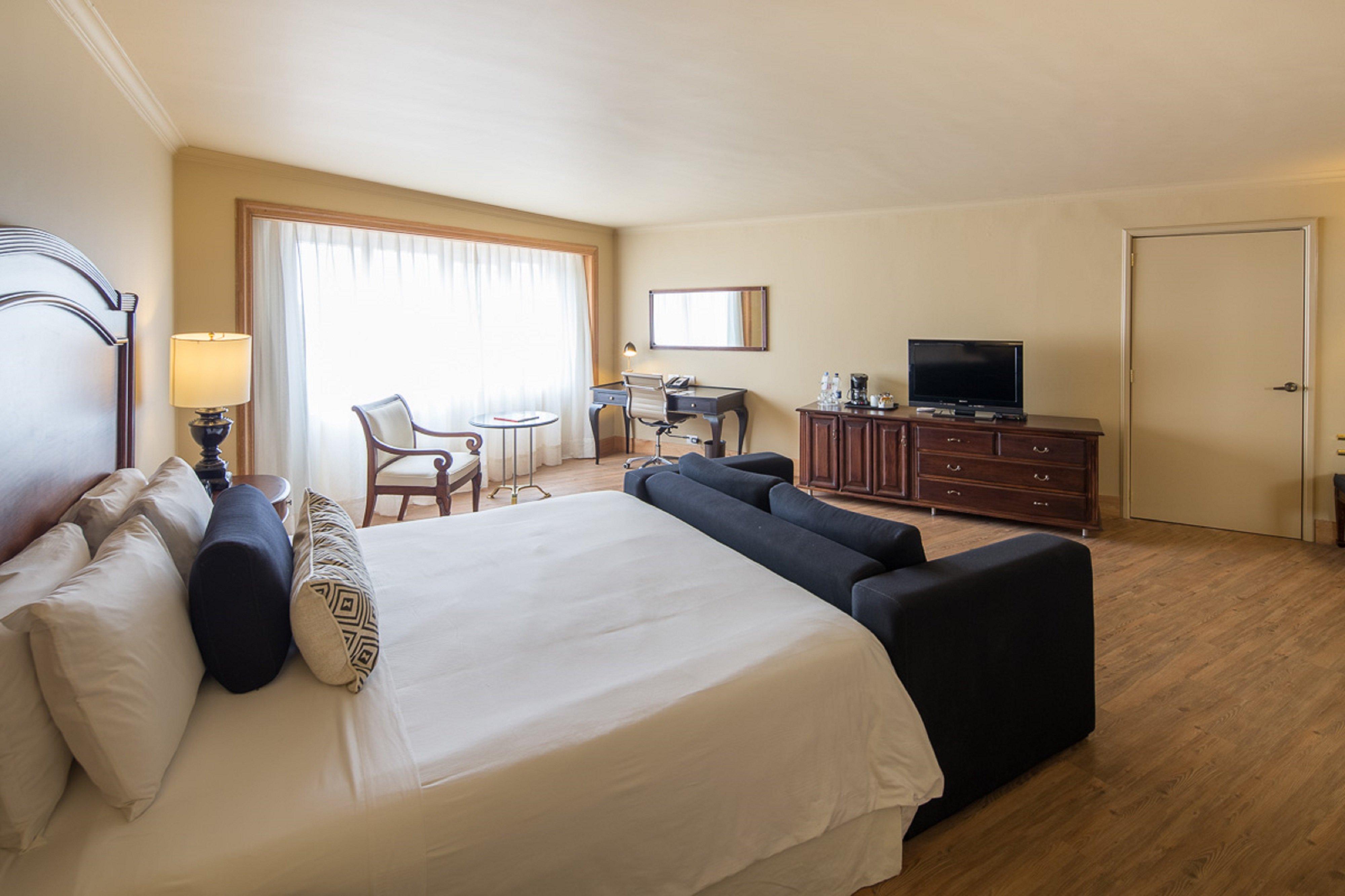 Junior Suite Accessible King Size Bed