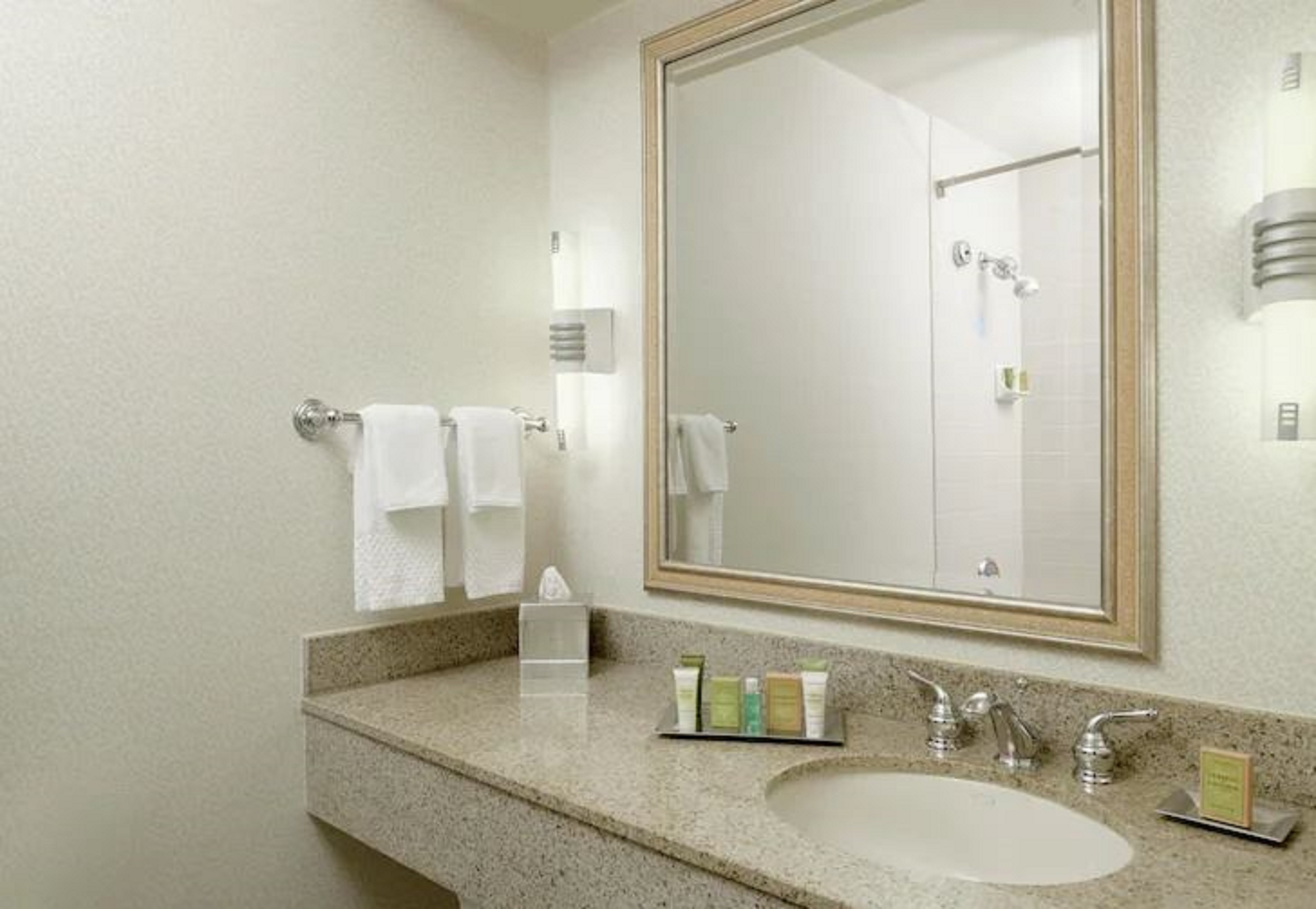 Double King Bed Non Smoking