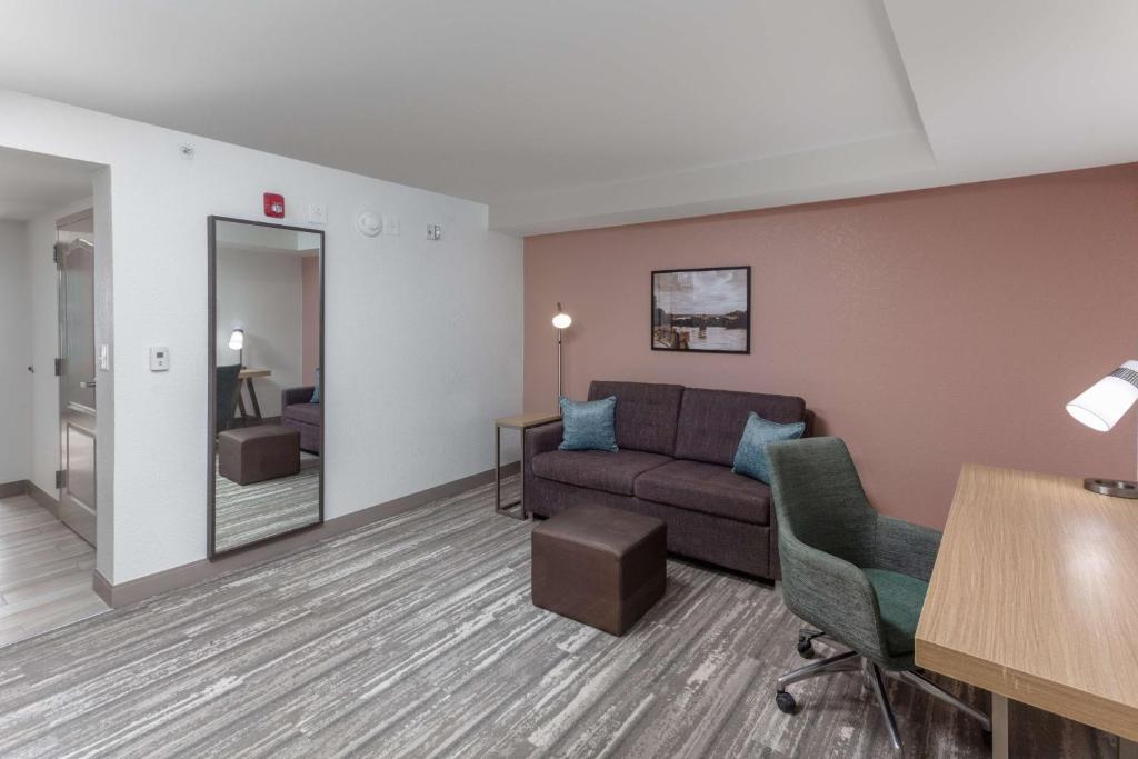 Junior Suite King Size Bed