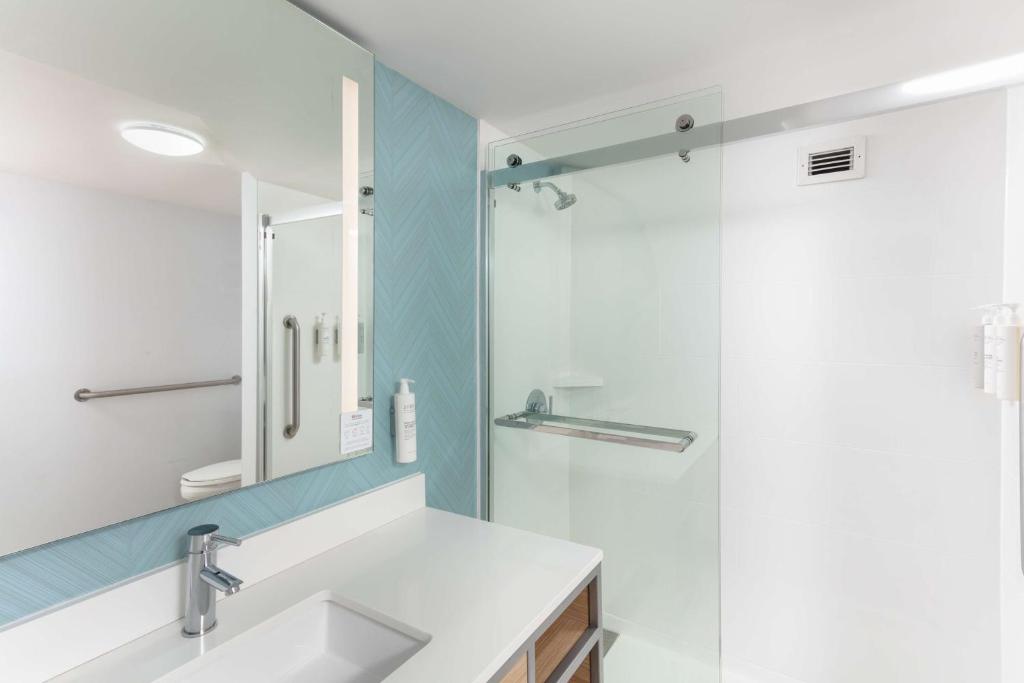 Double Two Queen Beds