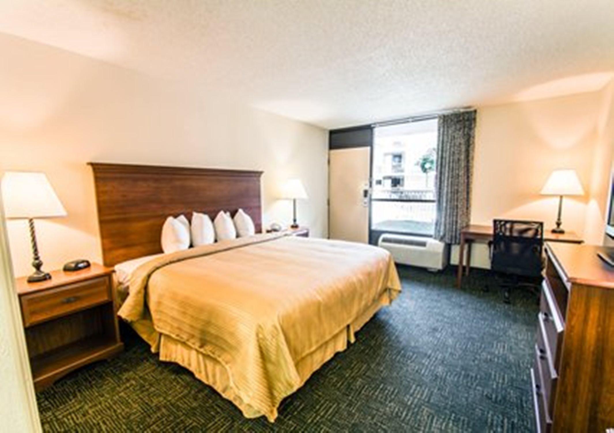 Suite Deluxe King Bed