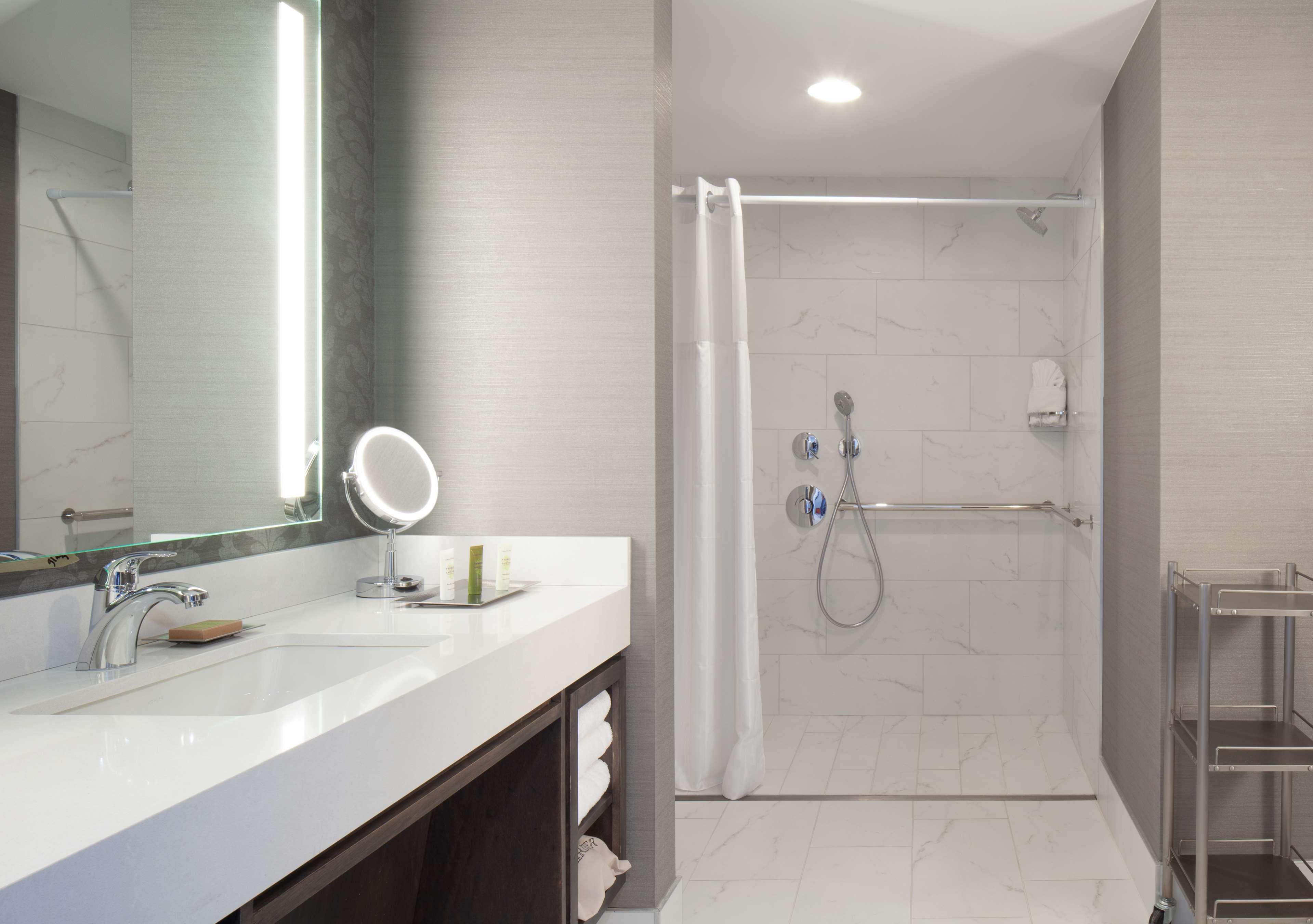 Junior Suite Accessible