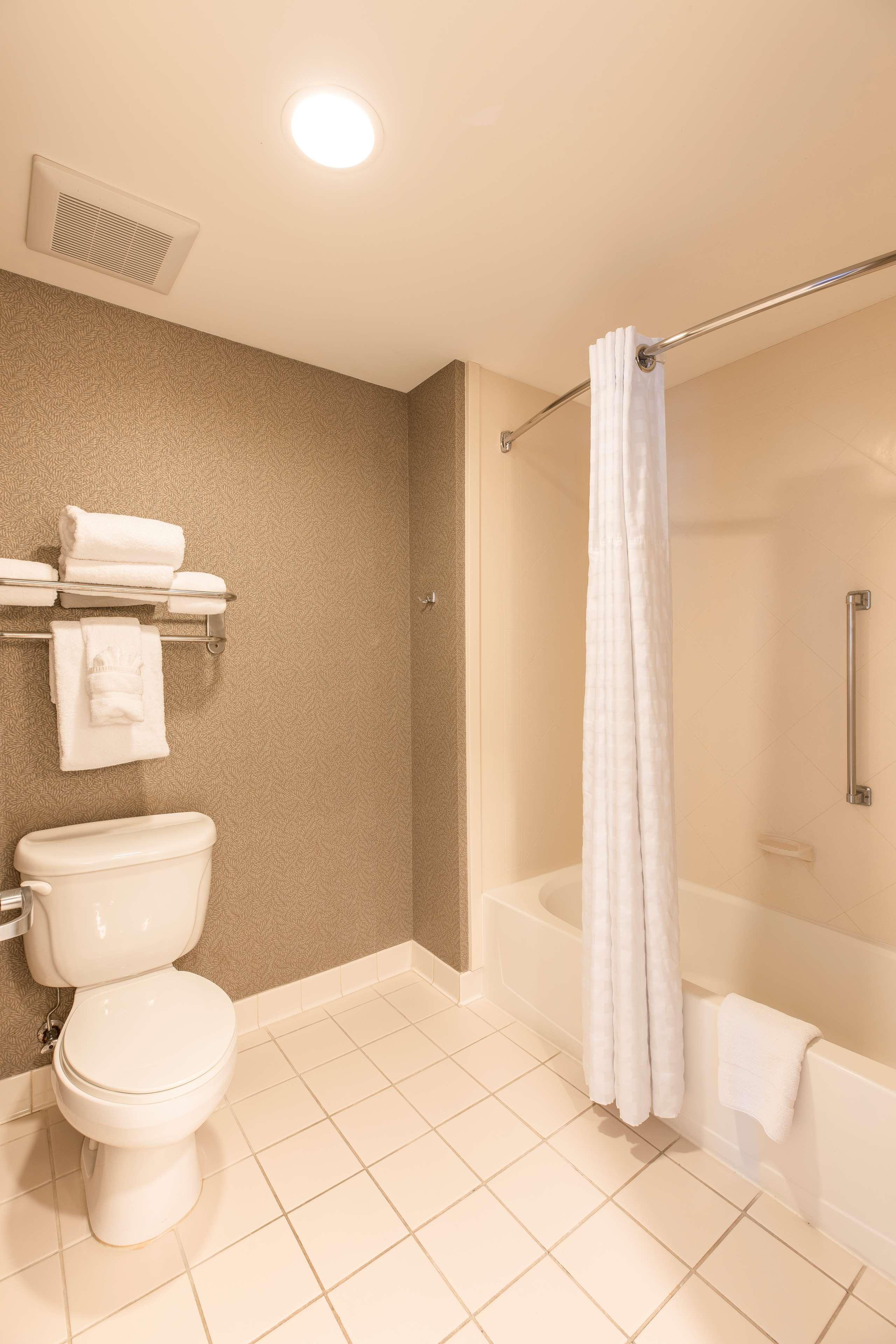 Suite Two Queen Beds One Bedroom