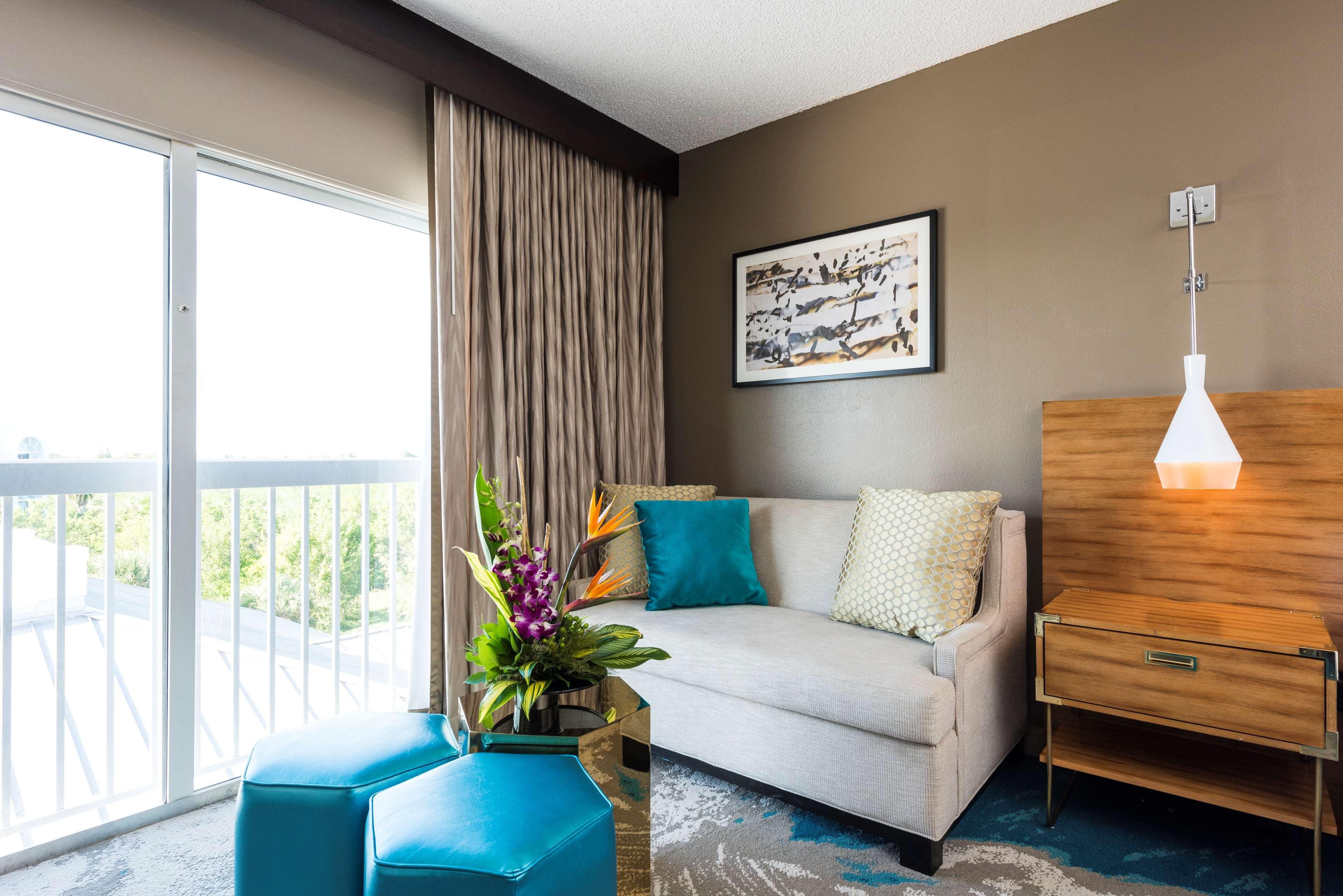 Suite Accessible King Size Bed