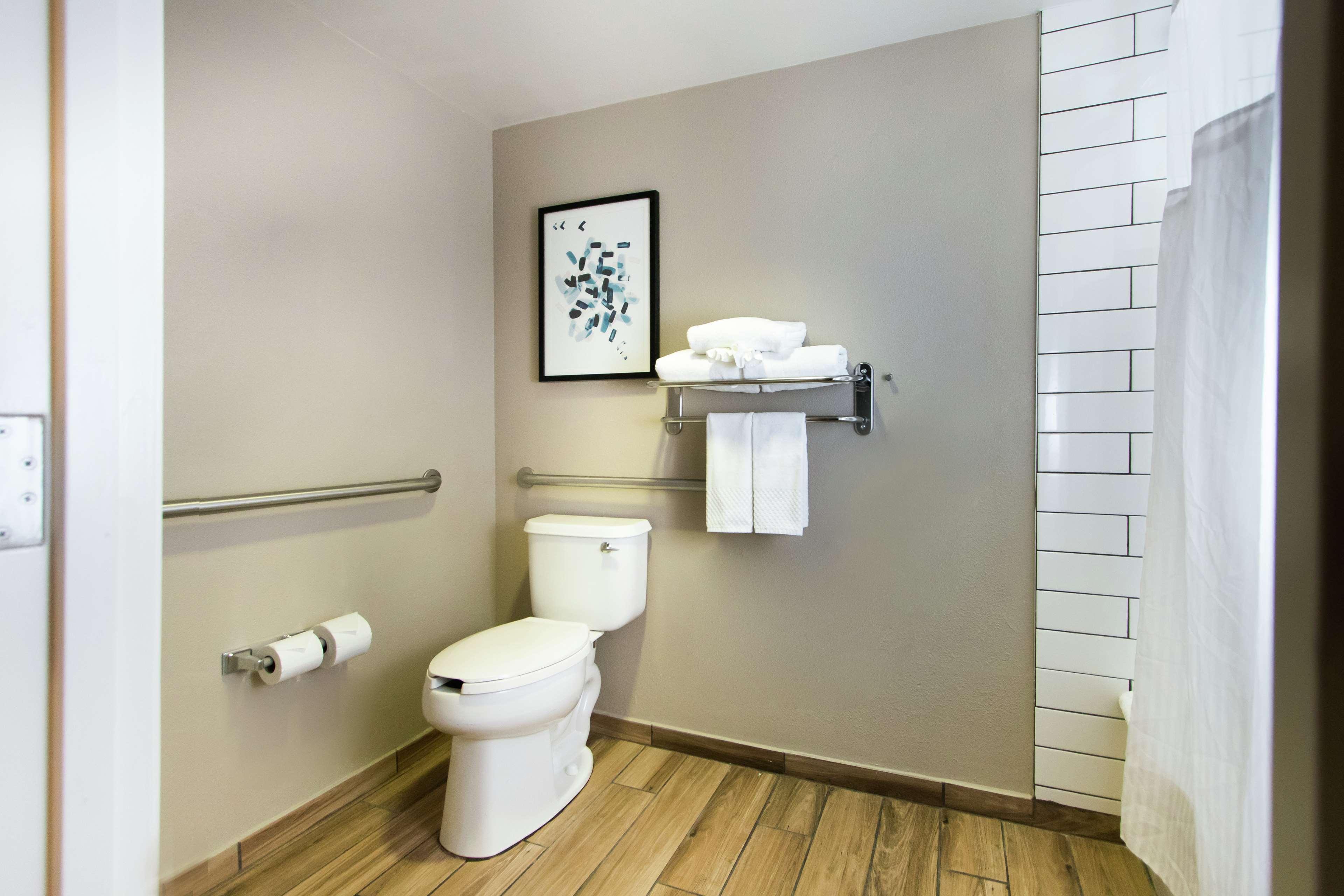 Double Accessible King Size Bed