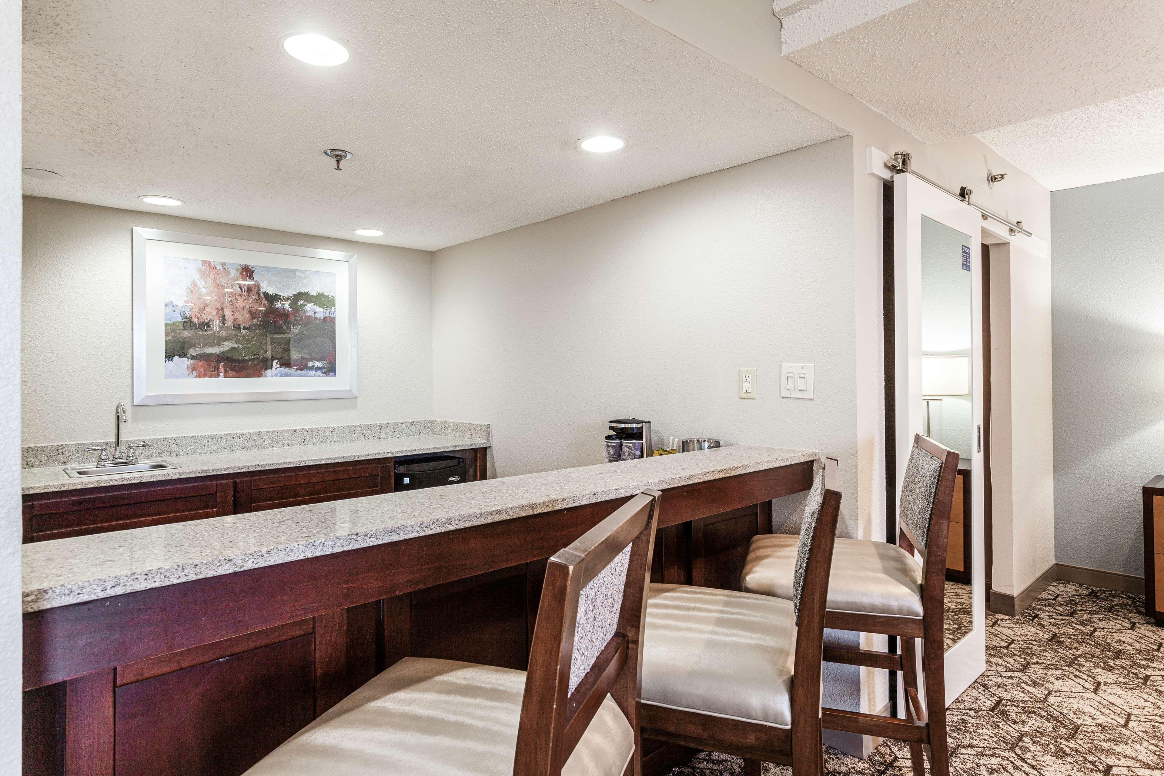 Junior Suite King Bed Non Smoking