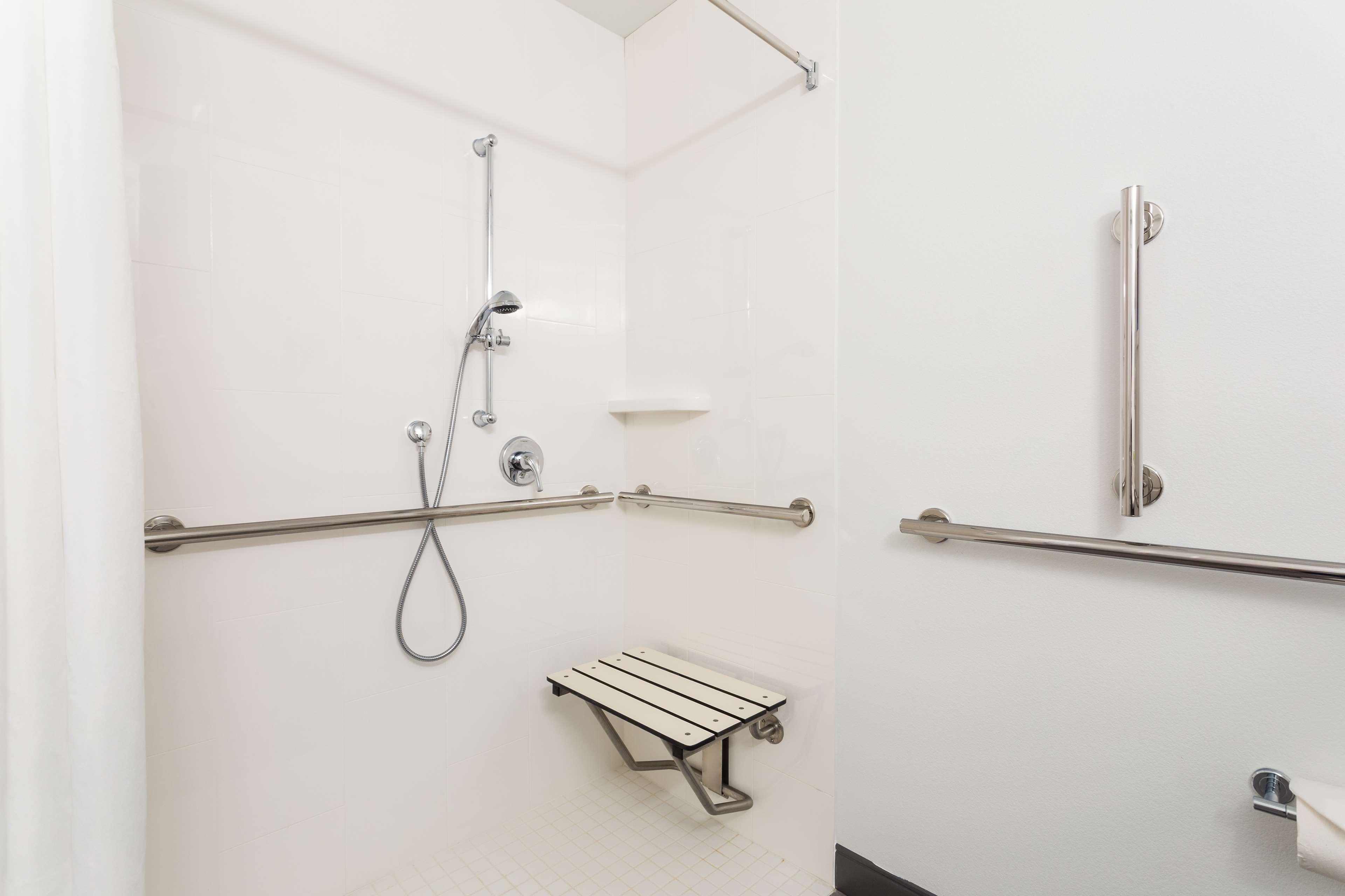 Double Queen Bed Non Smoking