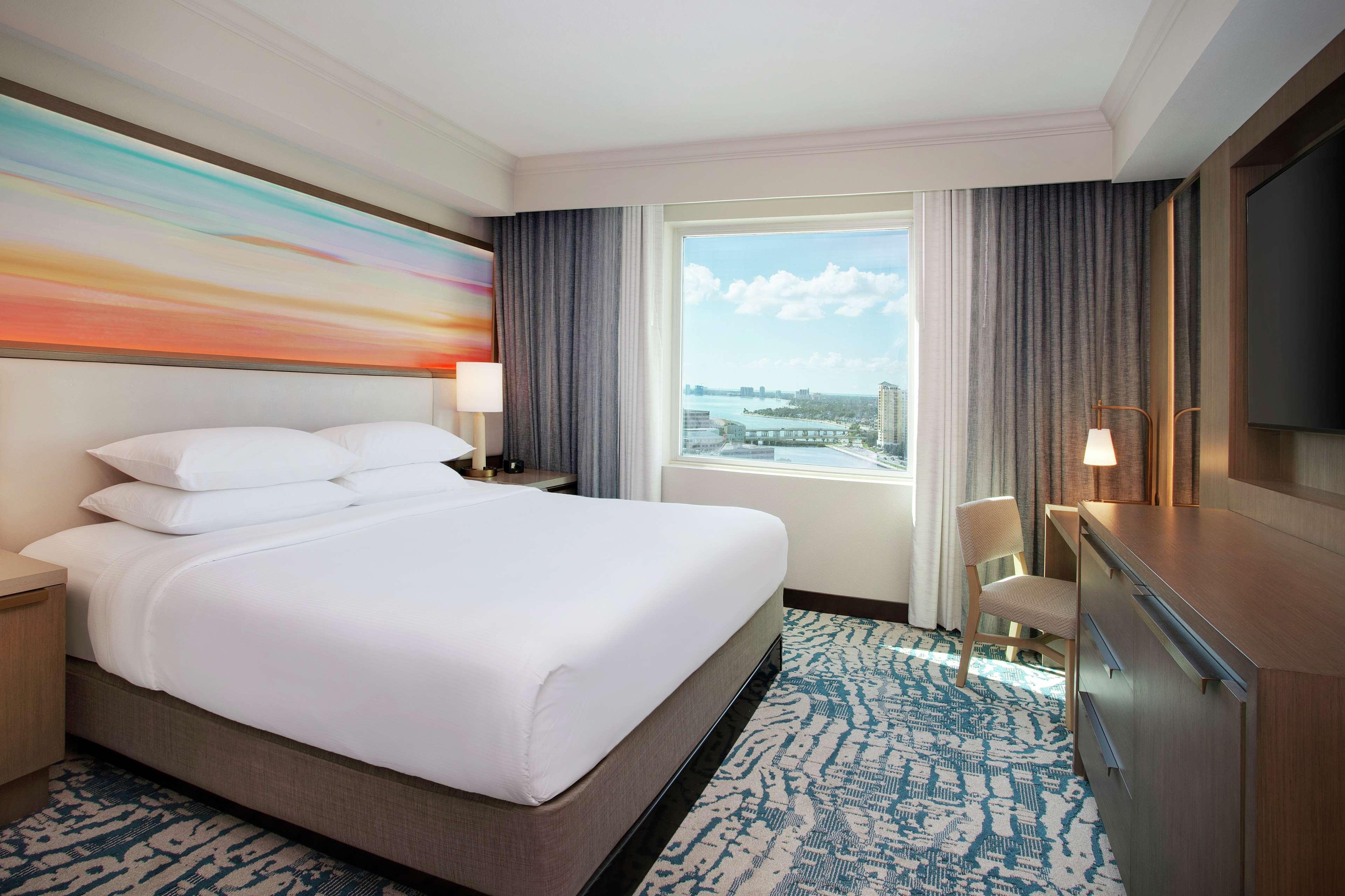 Suite Bay View King Bed