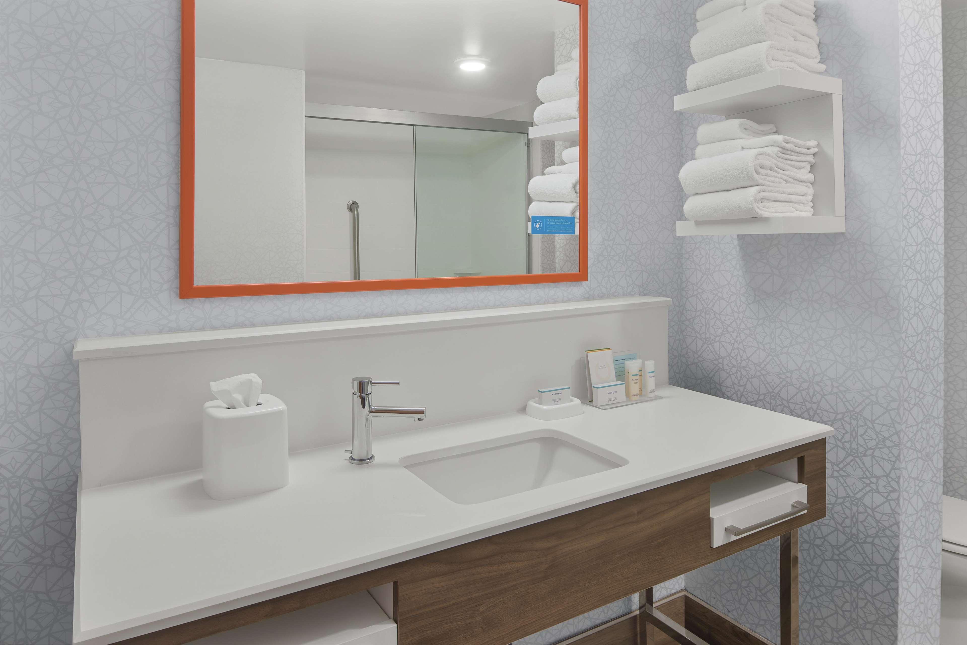 Double King Bed Non Smoking