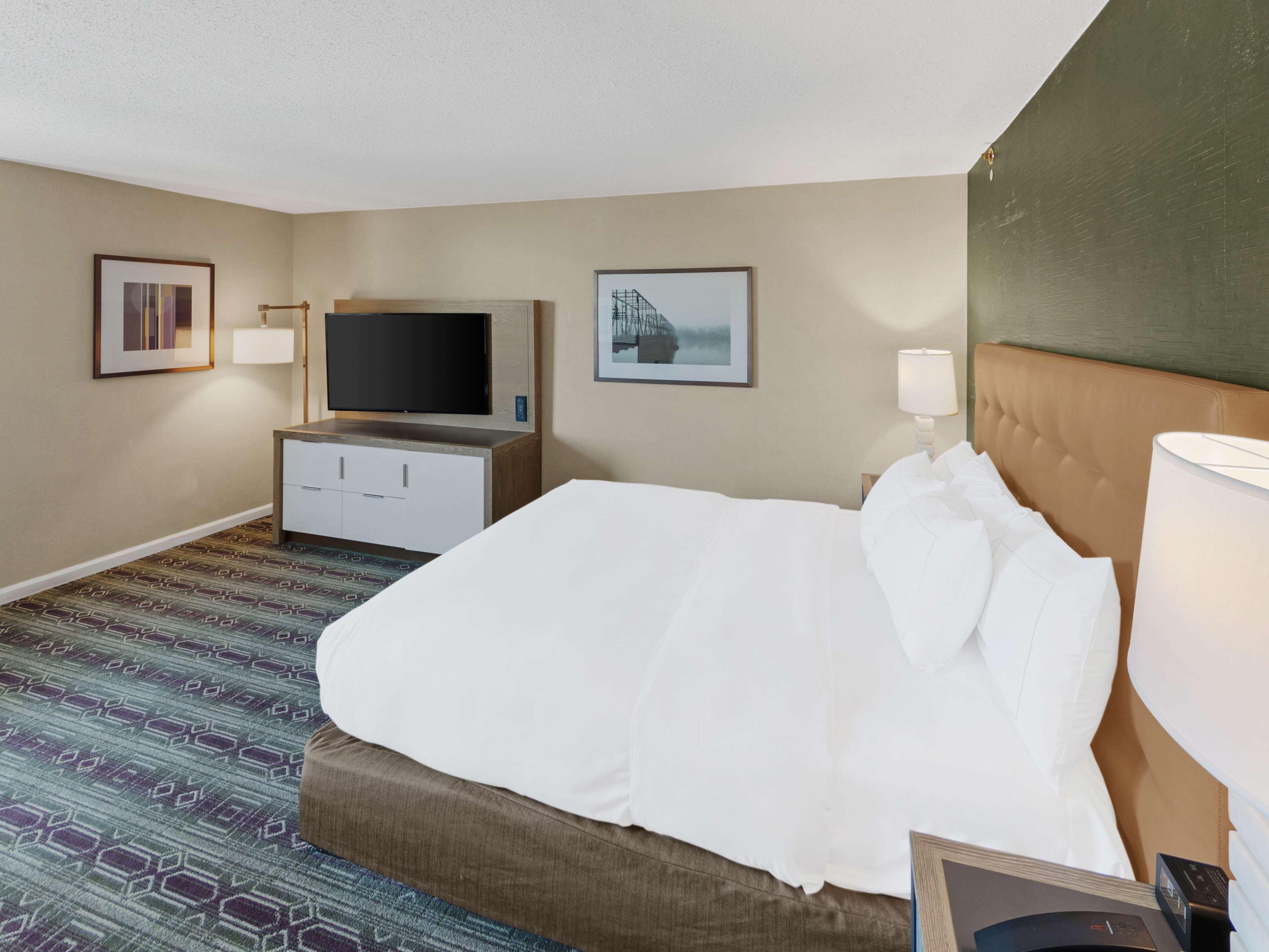 Double Deluxe King Bed