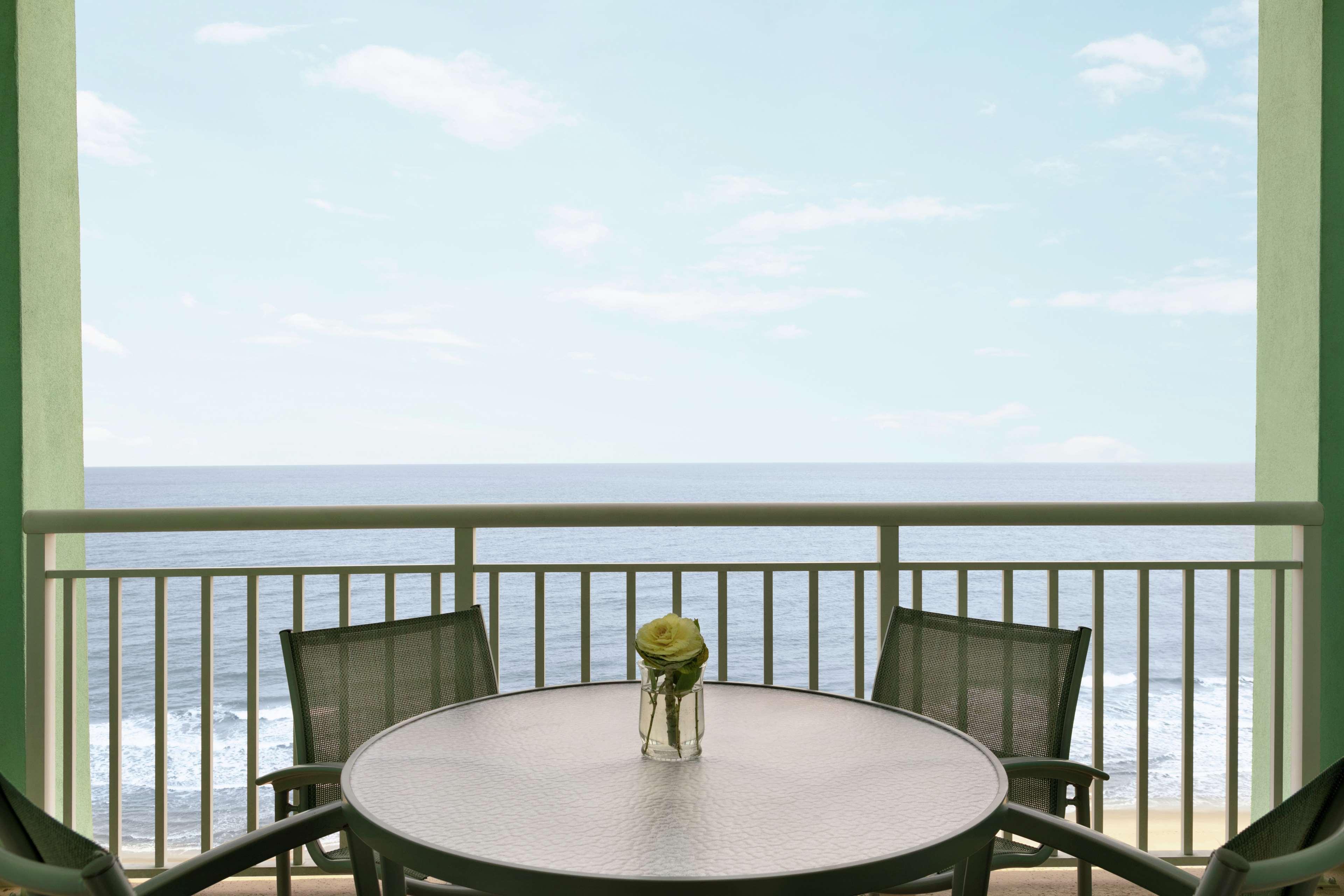 Suite Ocean Front King Bed