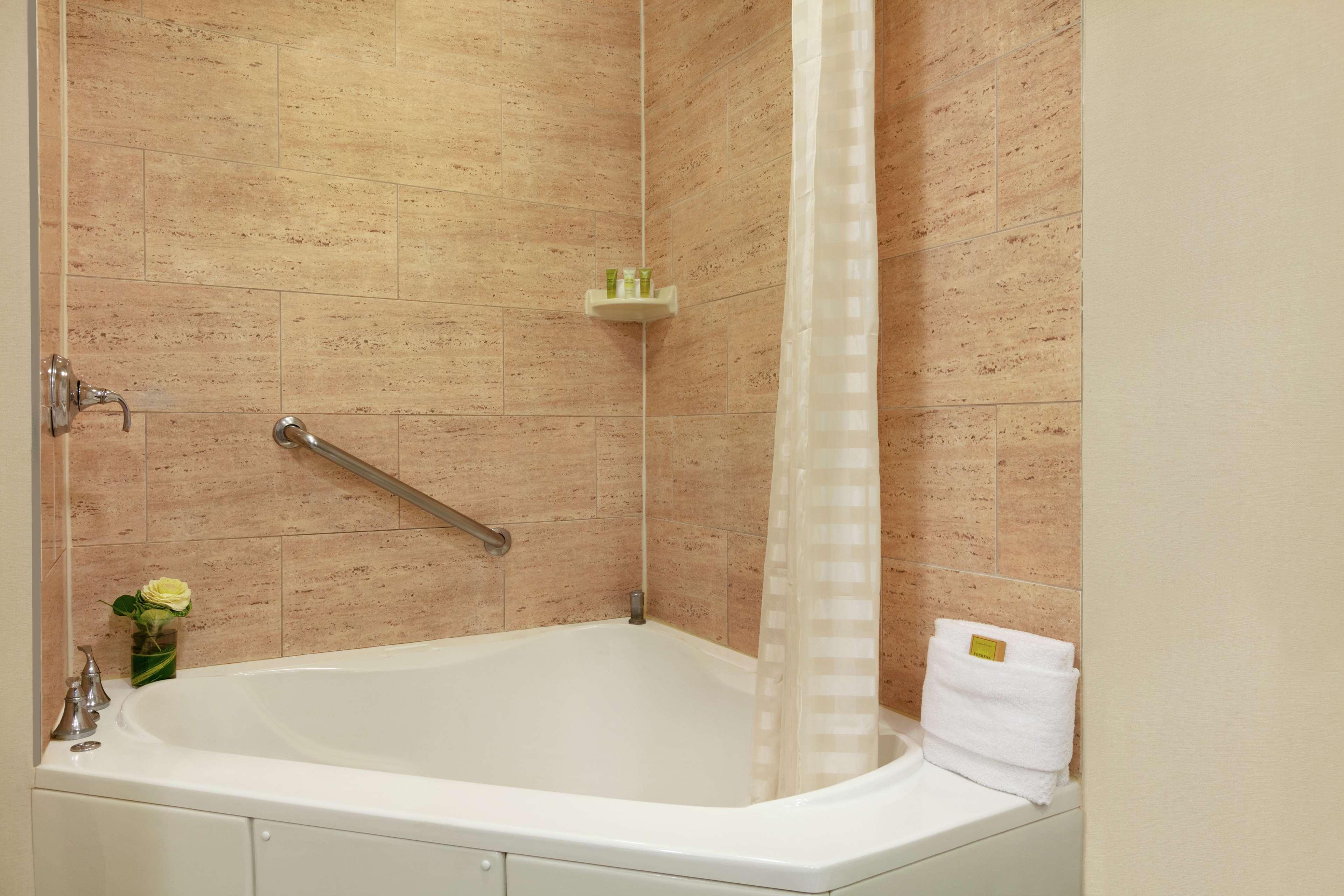 Suite Ocean Front King Bed