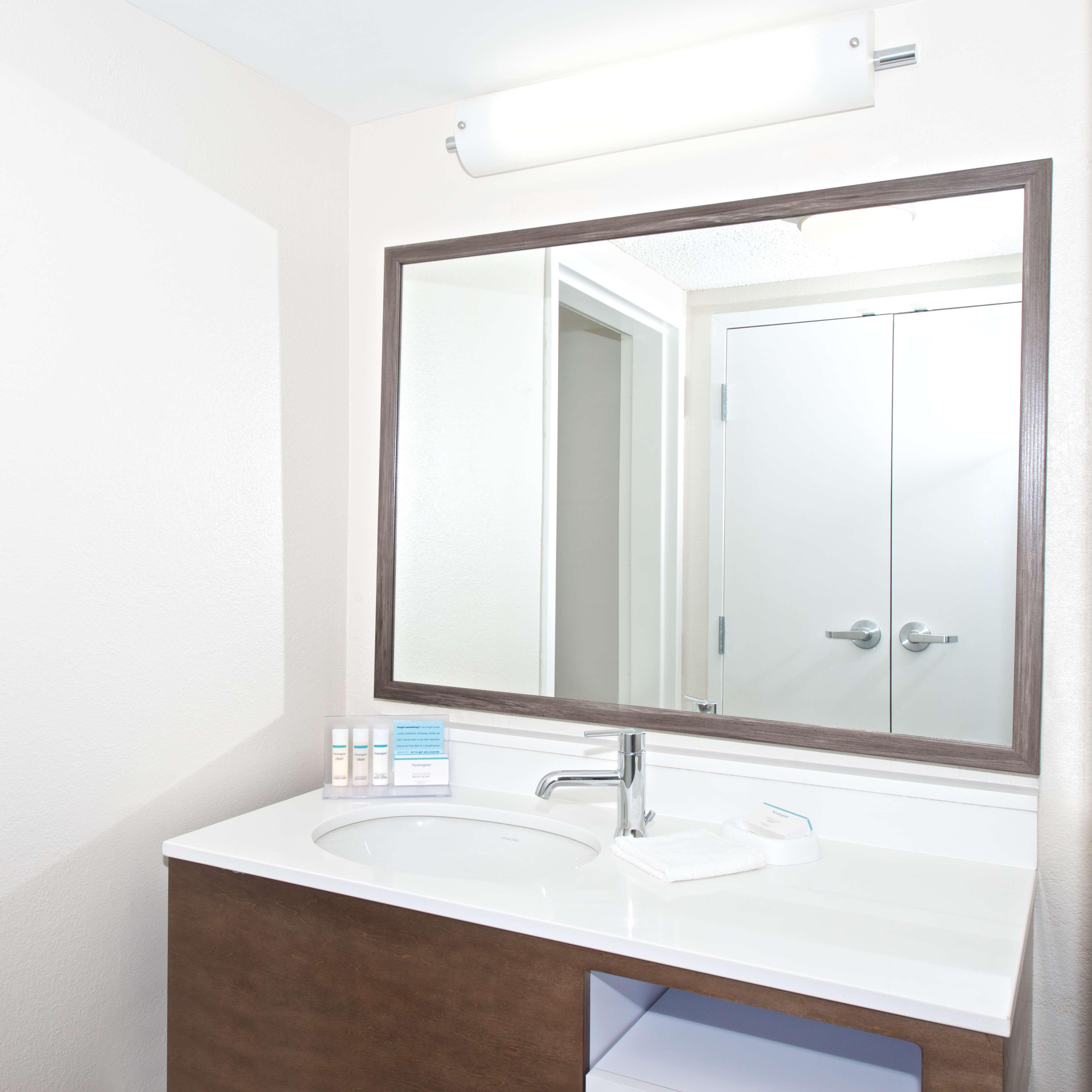 Studio King Bed Non Smoking