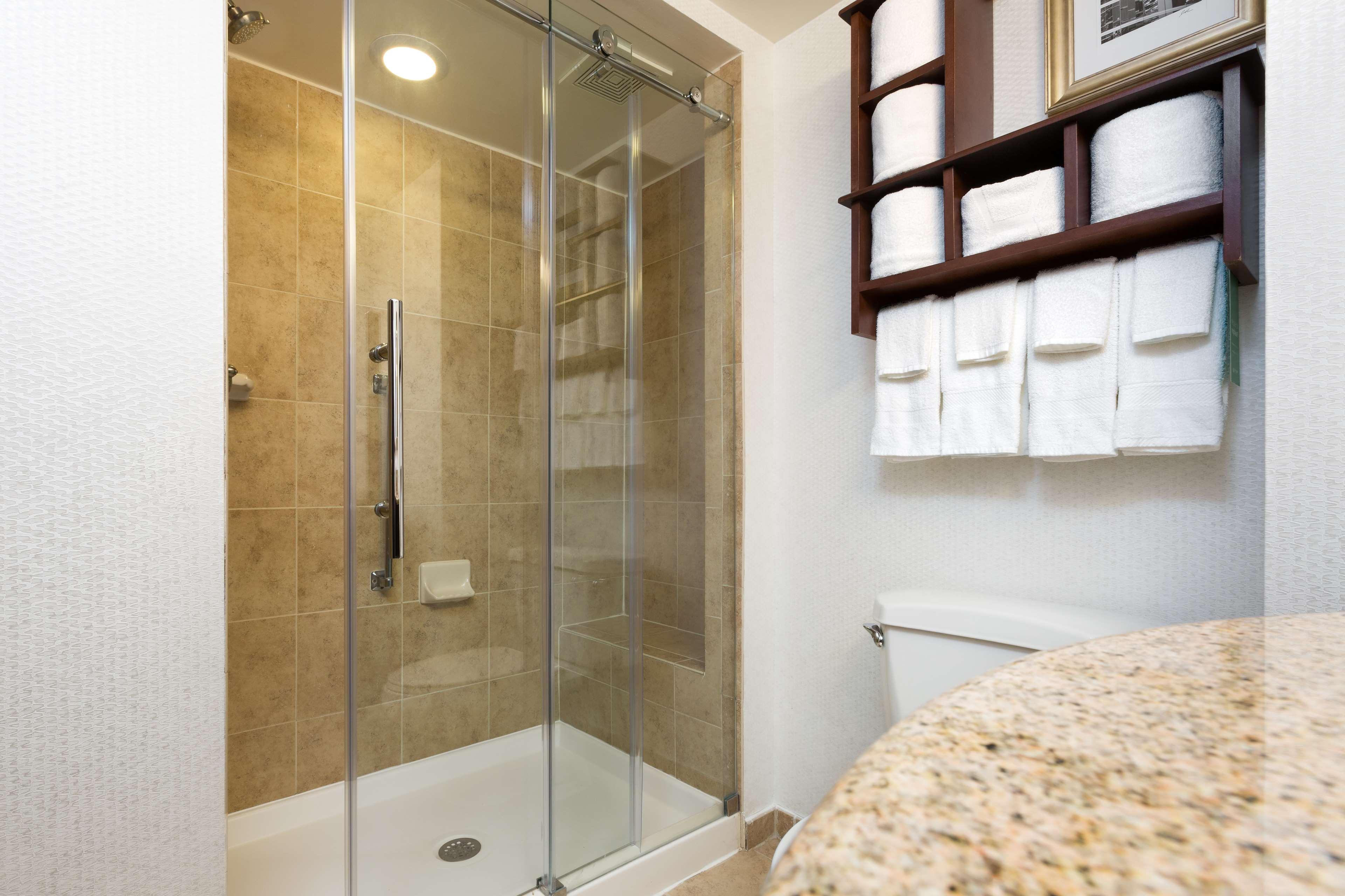 Double Deluxe King Bed