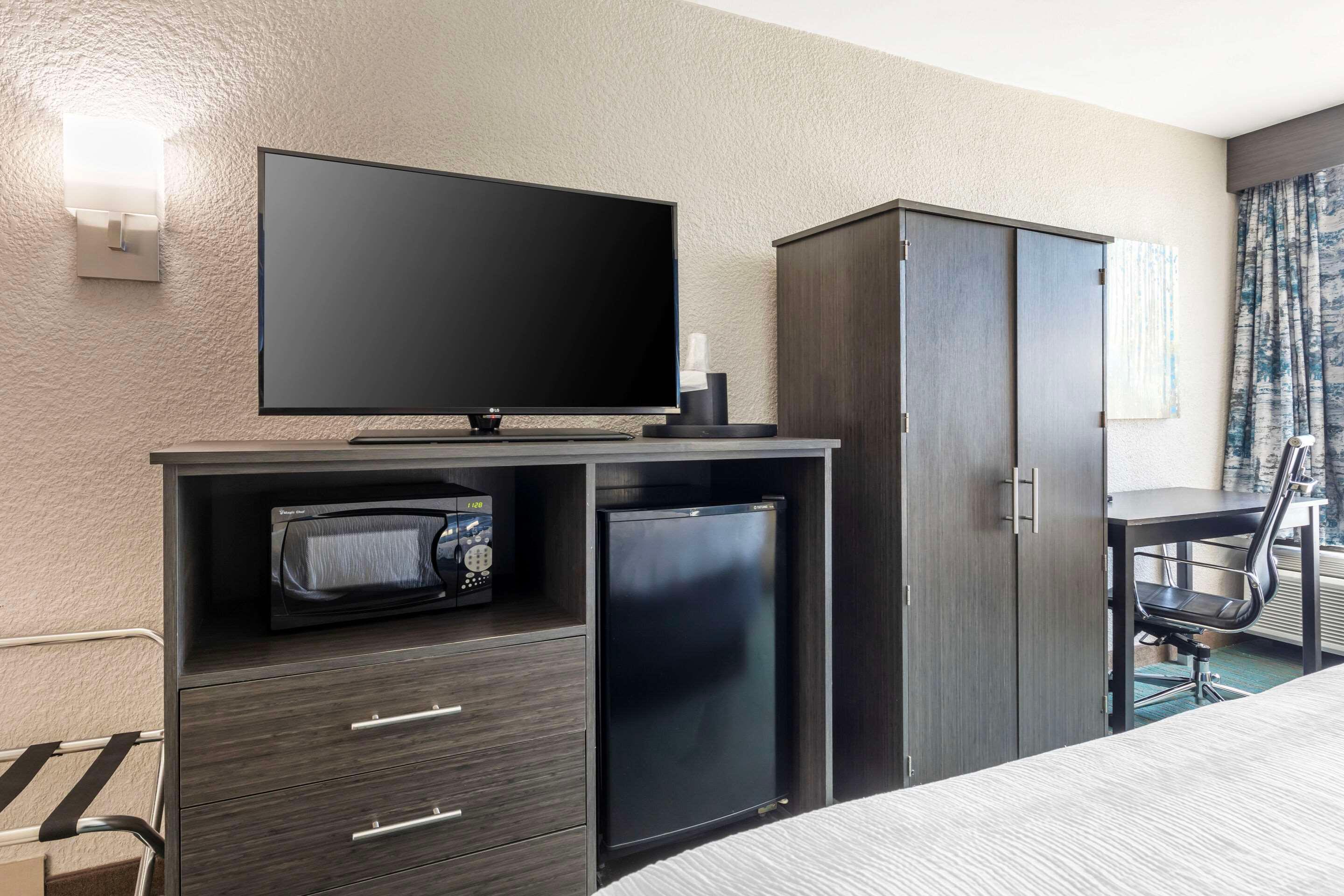 Double Accessible King Size Bed