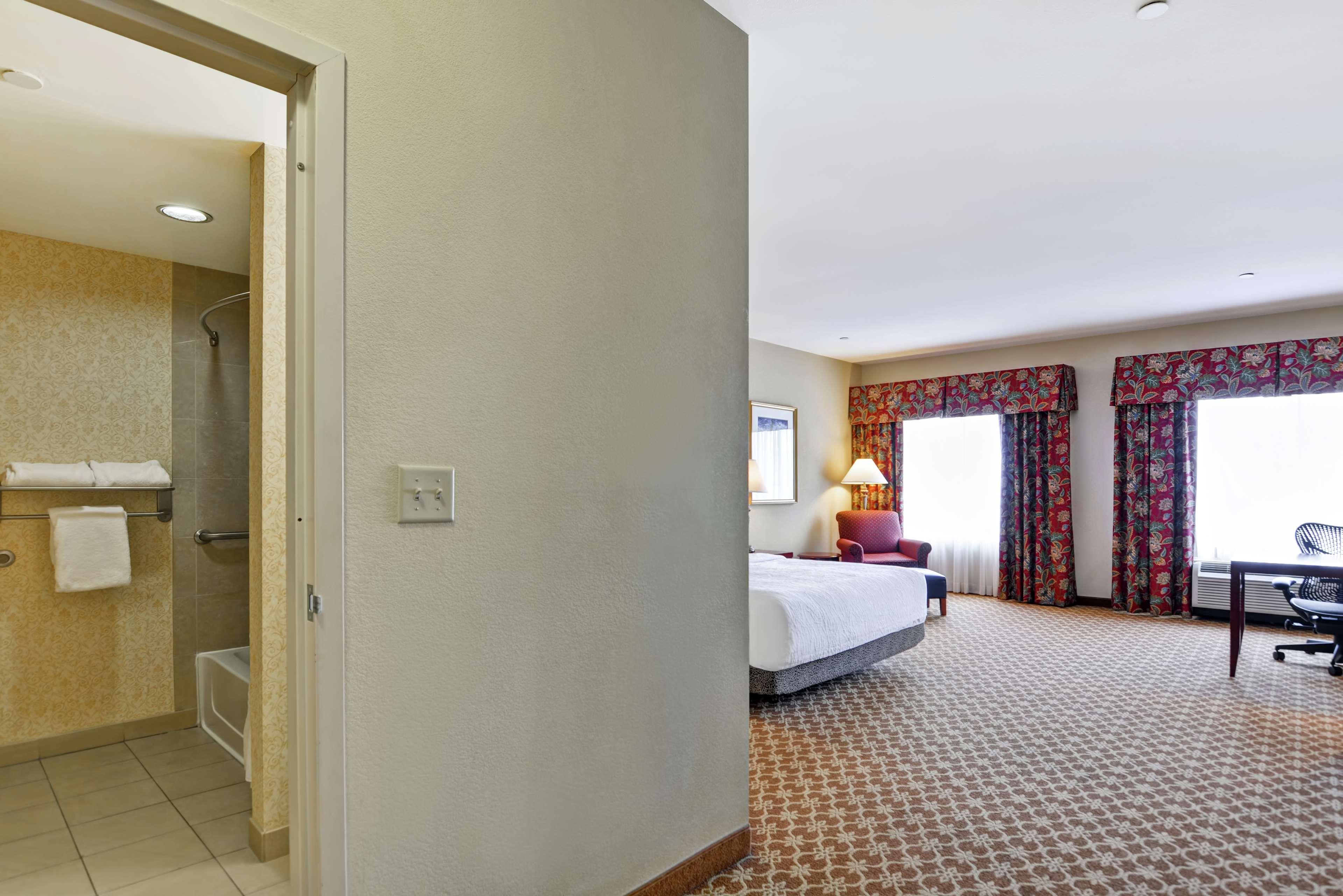 Double Deluxe King Bed