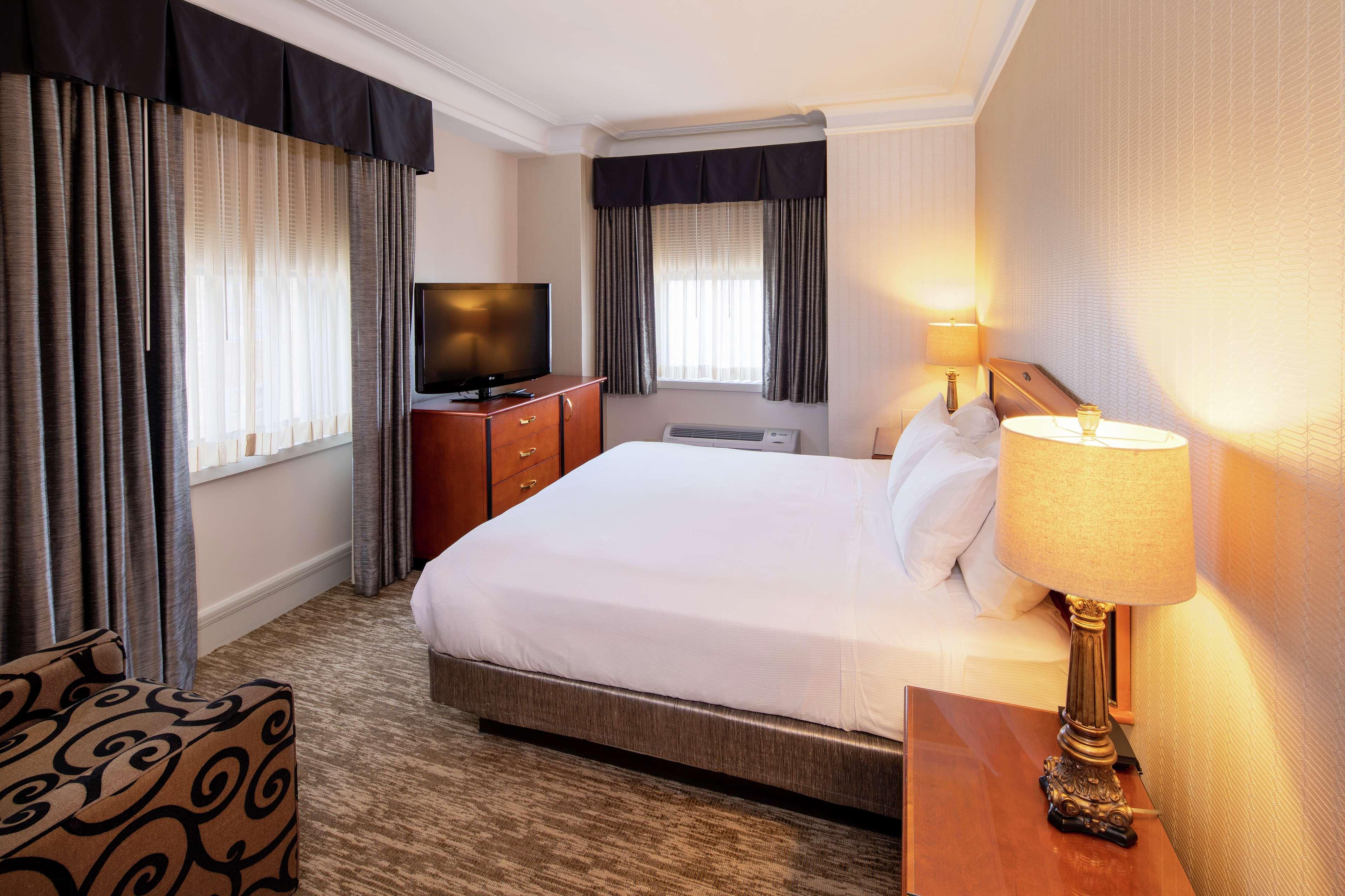 Suite King Bed One Bedroom 