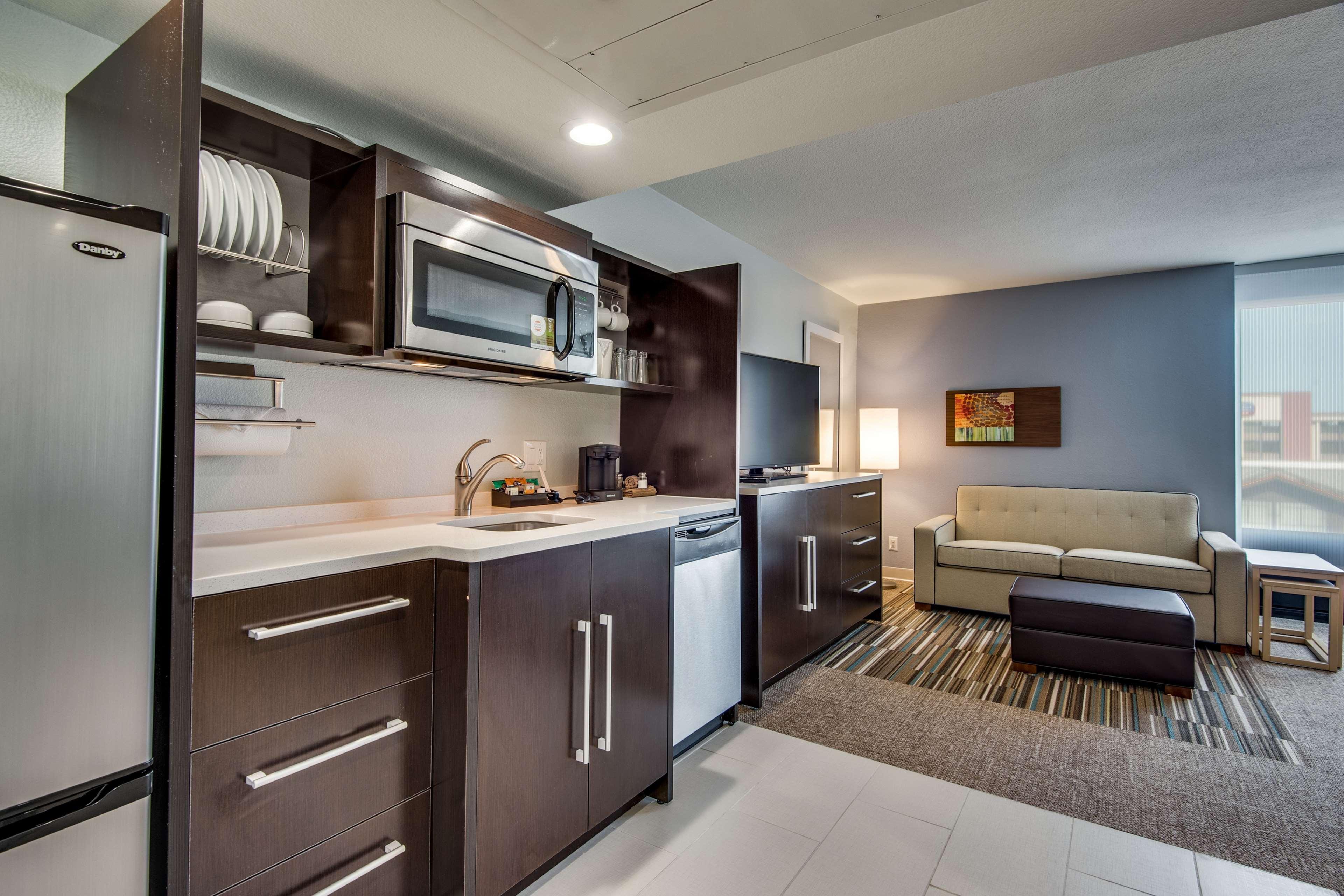 Suite Queen Size Bed