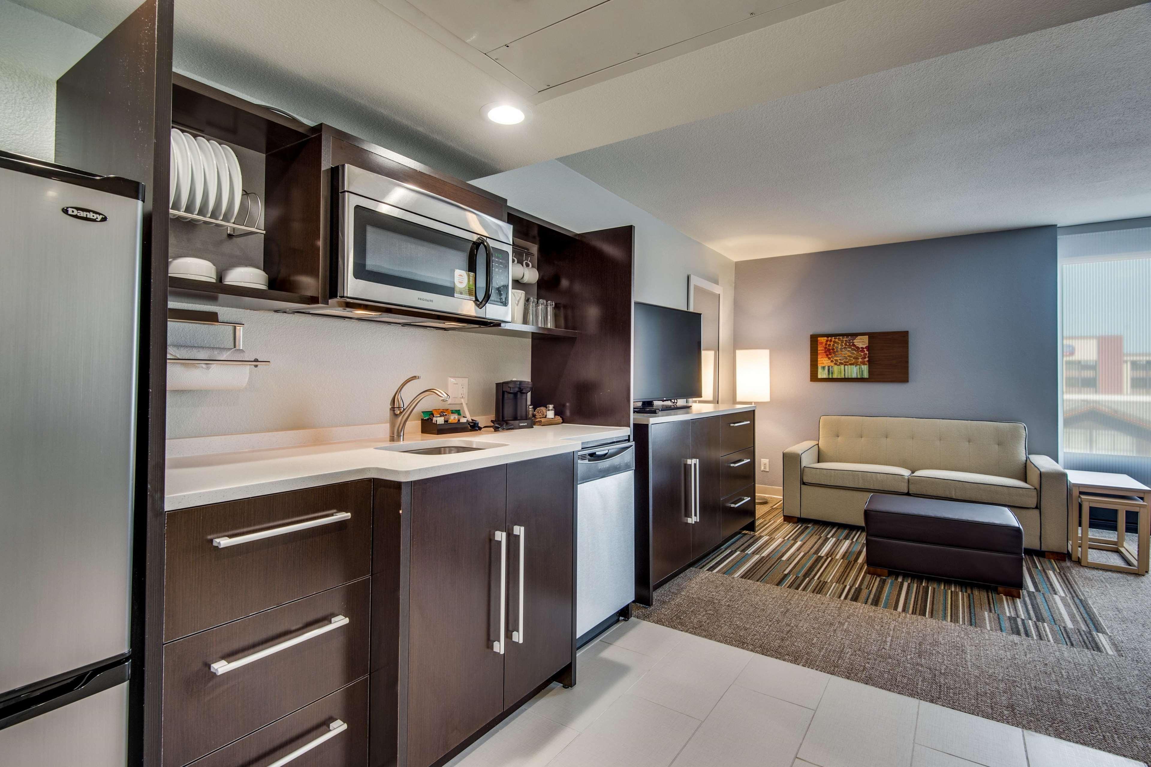 Suite Queen Size Bed