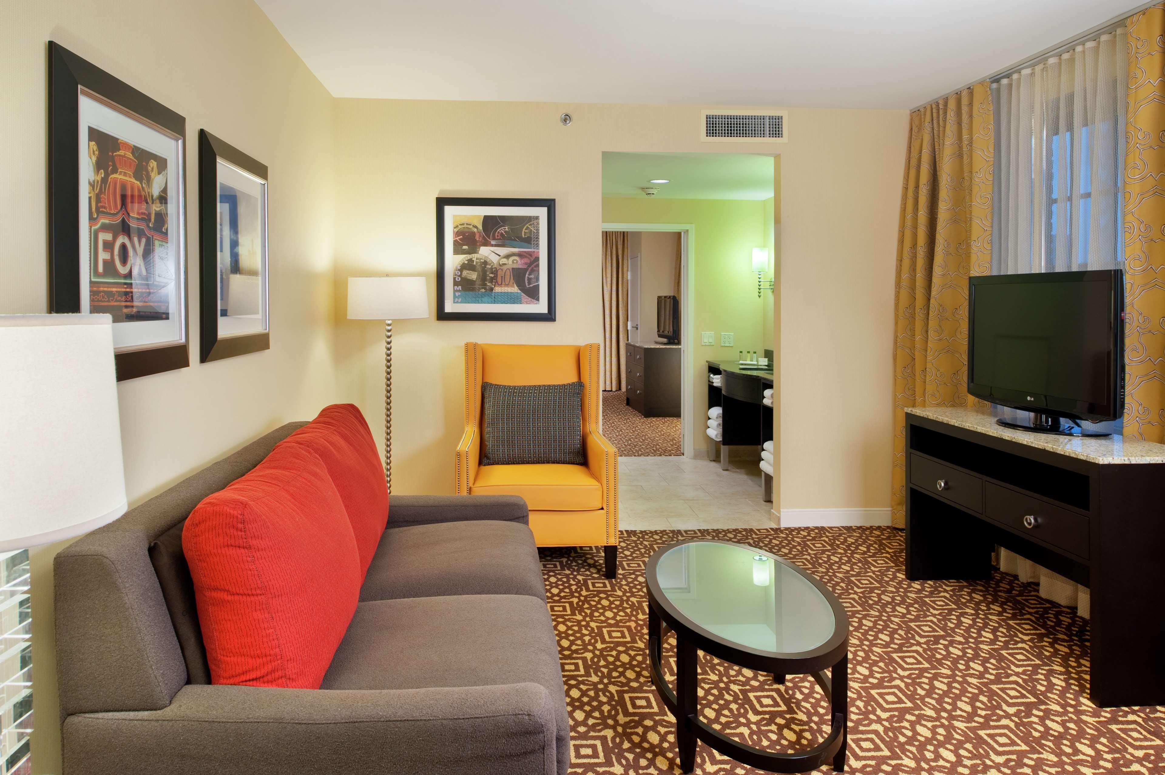 Suite Two Queen Beds Non Smoking