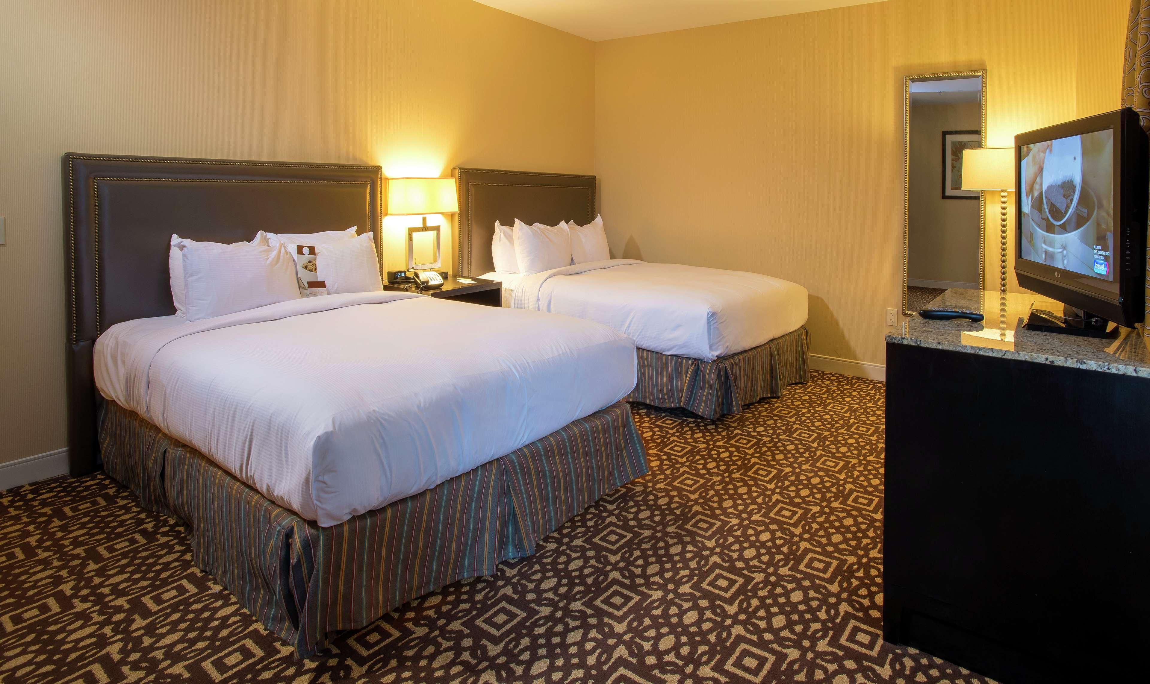 Suite Two Queen Beds Non Smoking