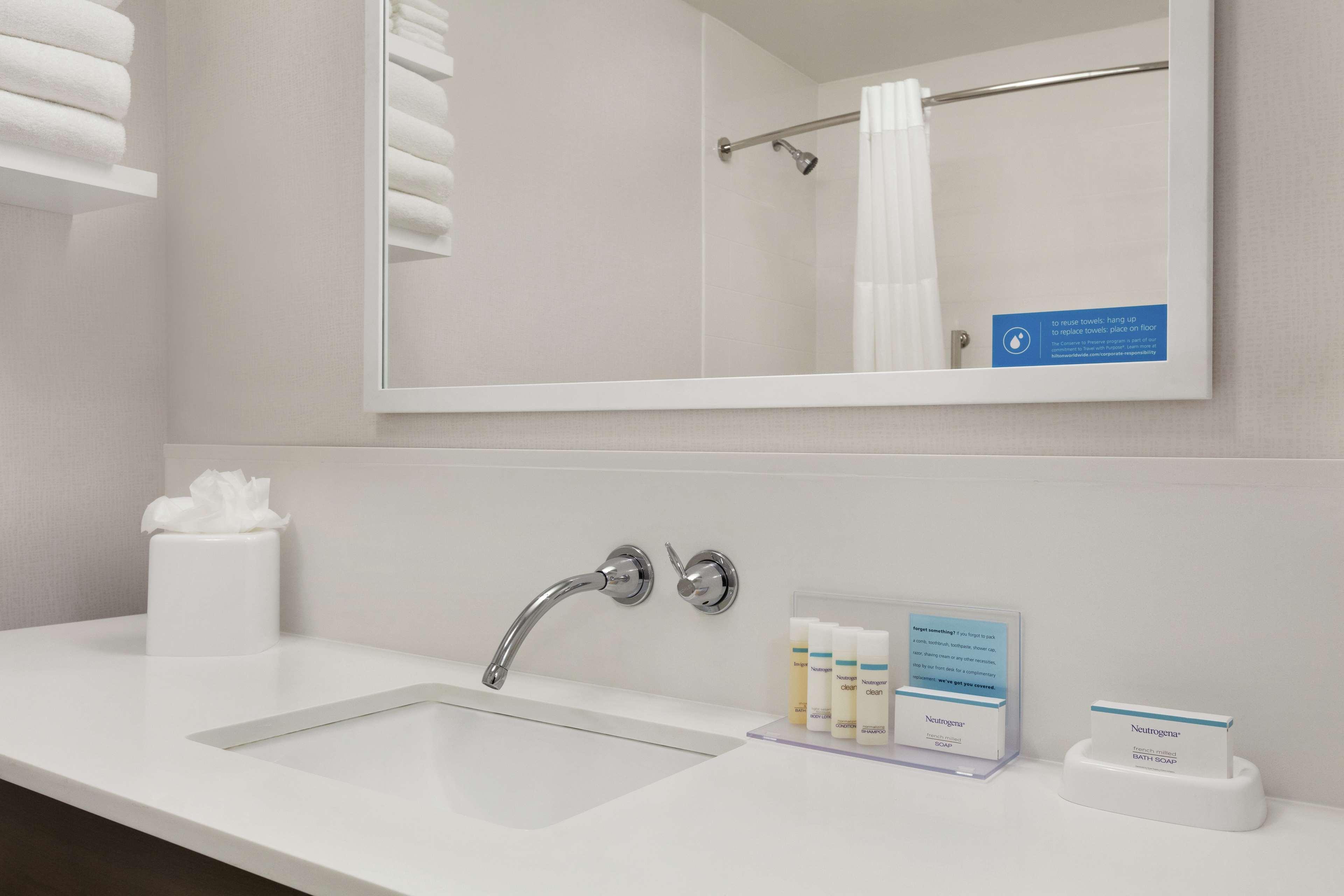 Room King Bed Non Smoking