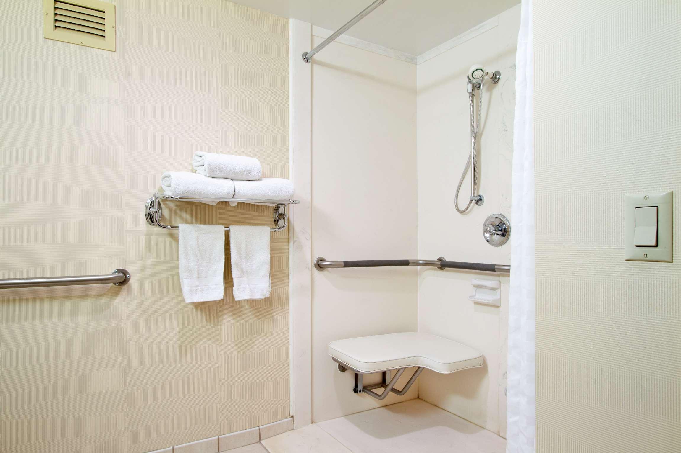 Double King Bed One Bedroom 